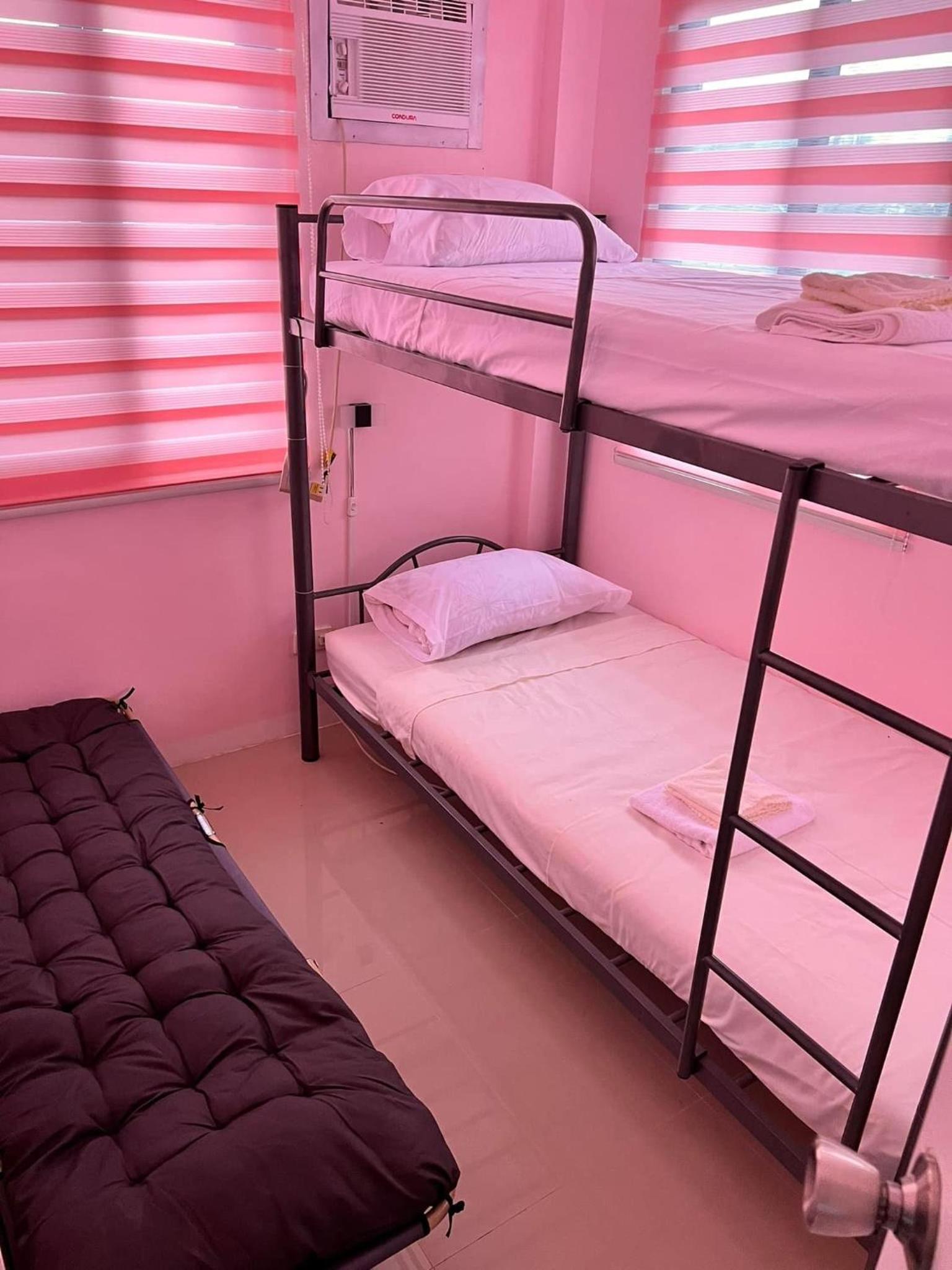 Deluxe Double Room (2 Adults + 1 Child) photo 1