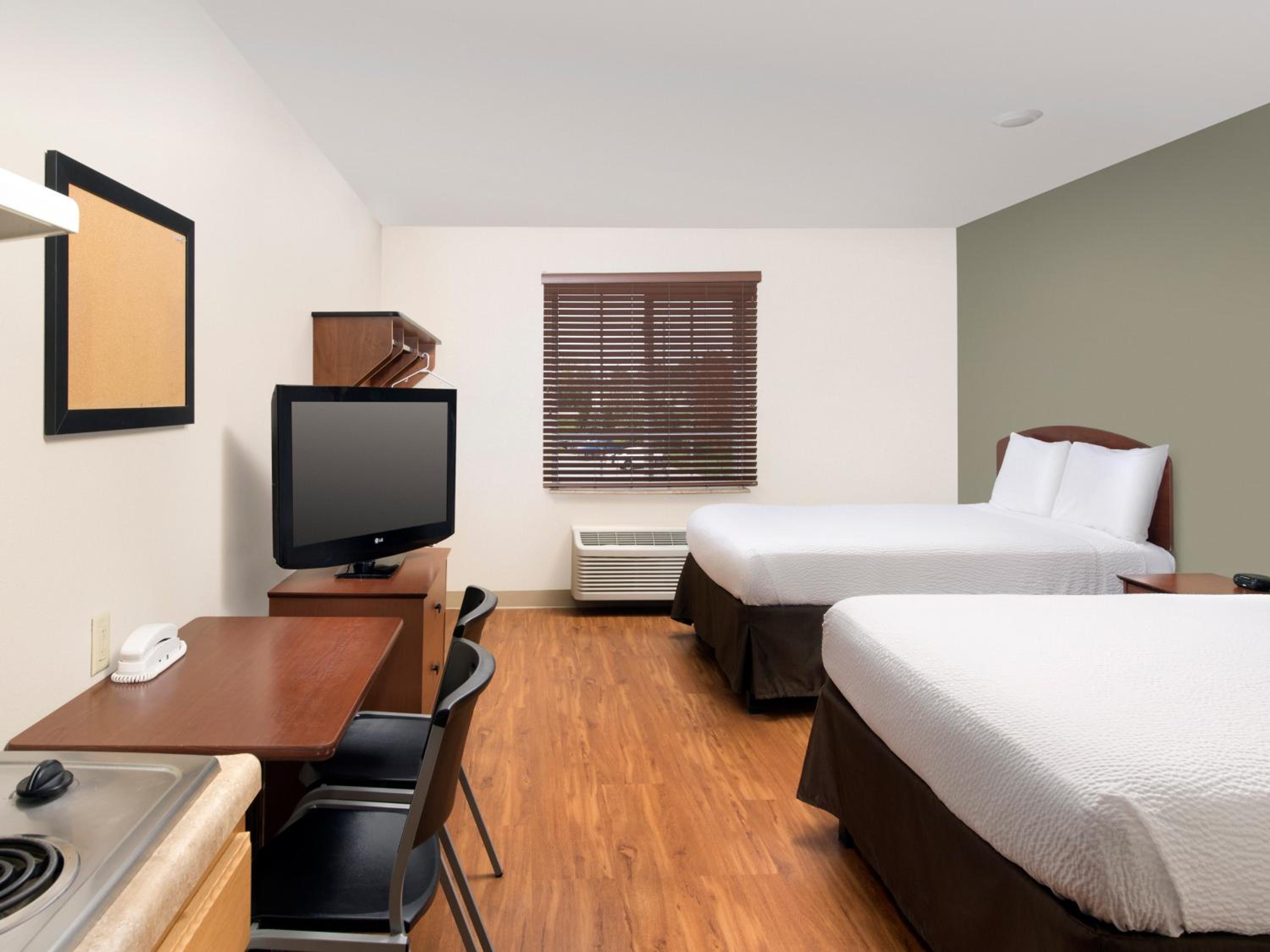 Double Room with Two Double Beds - Non-Smoking photo 3