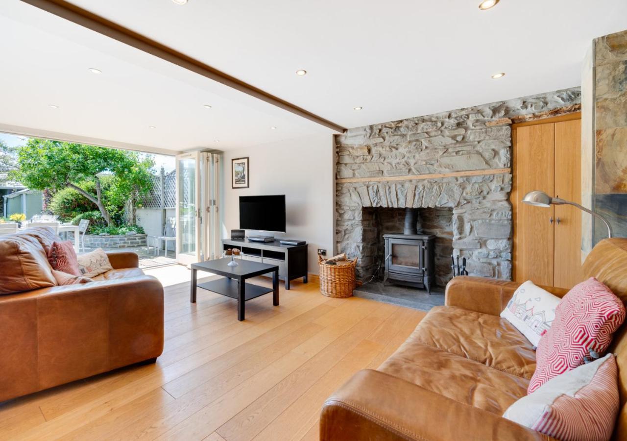Three-Bedroom House photo 1
