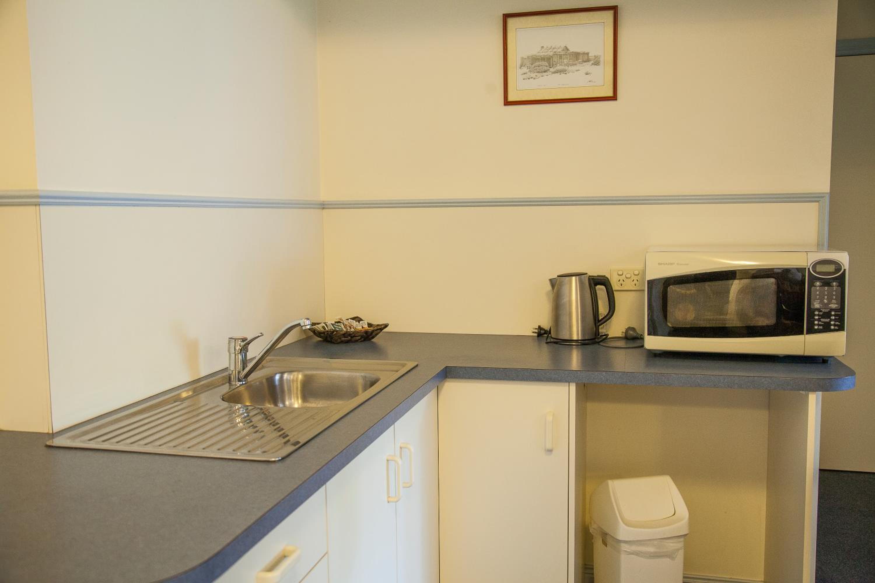 One-Bedroom Apartment - Photo 6