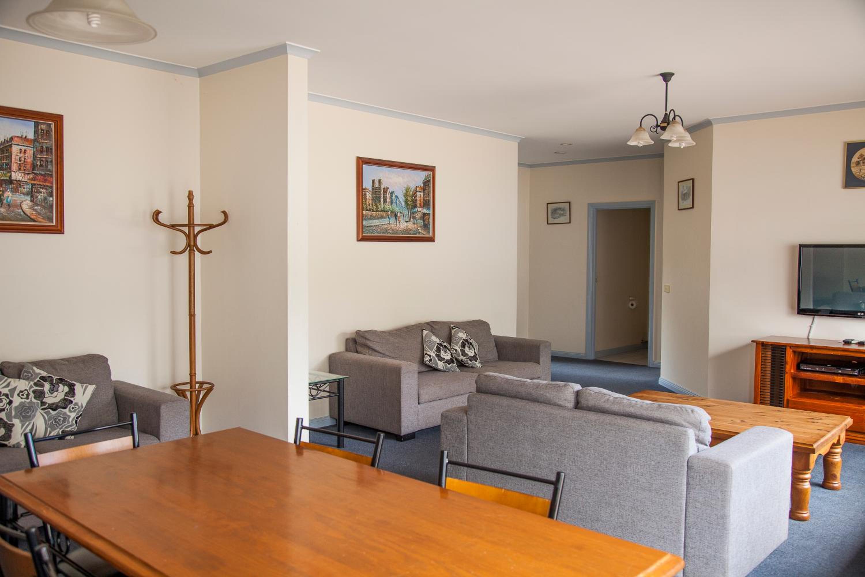 Three-Bedroom Apartment - Photo 9