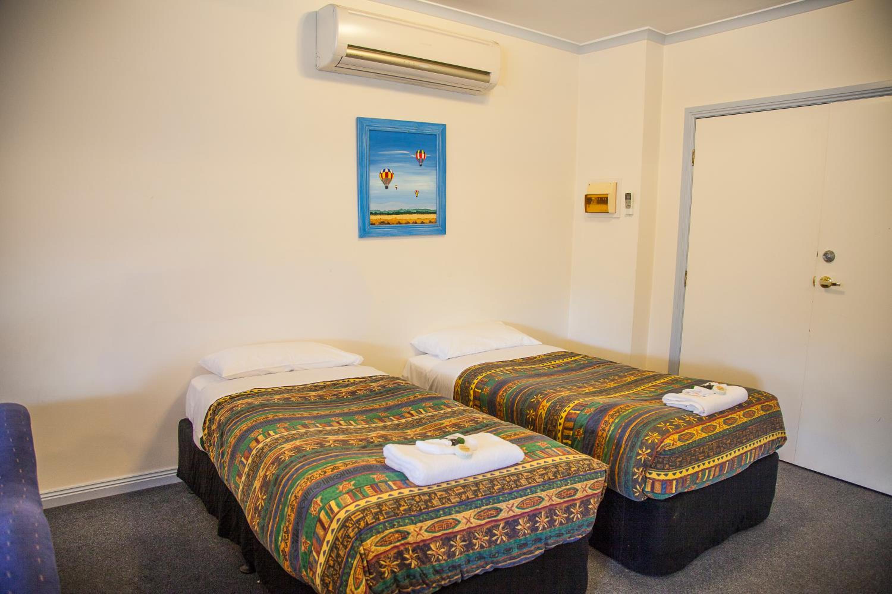 One-Bedroom Apartment - Photo 9