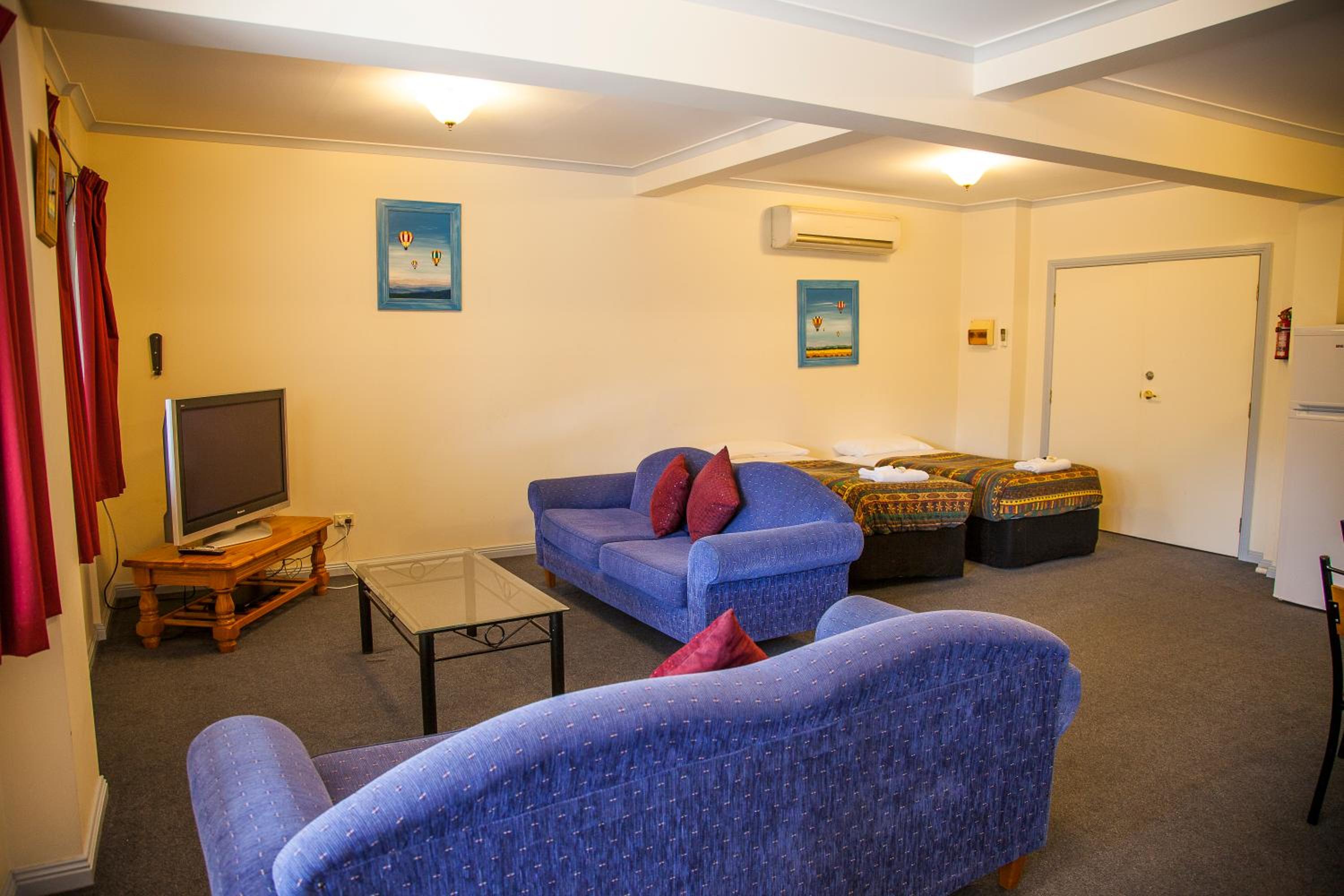 One-Bedroom Apartment - Photo 15