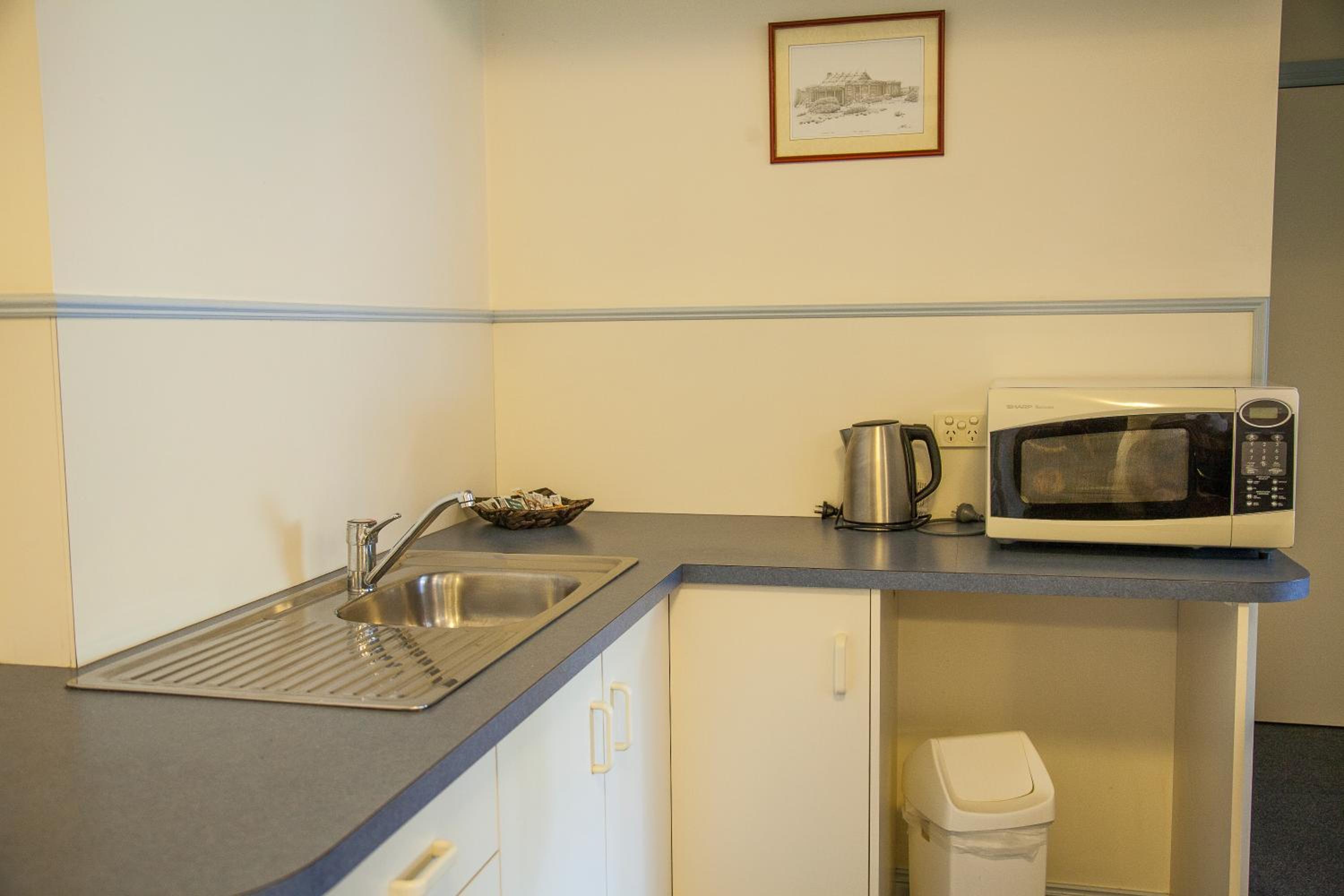 One-Bedroom Apartment - Photo 18