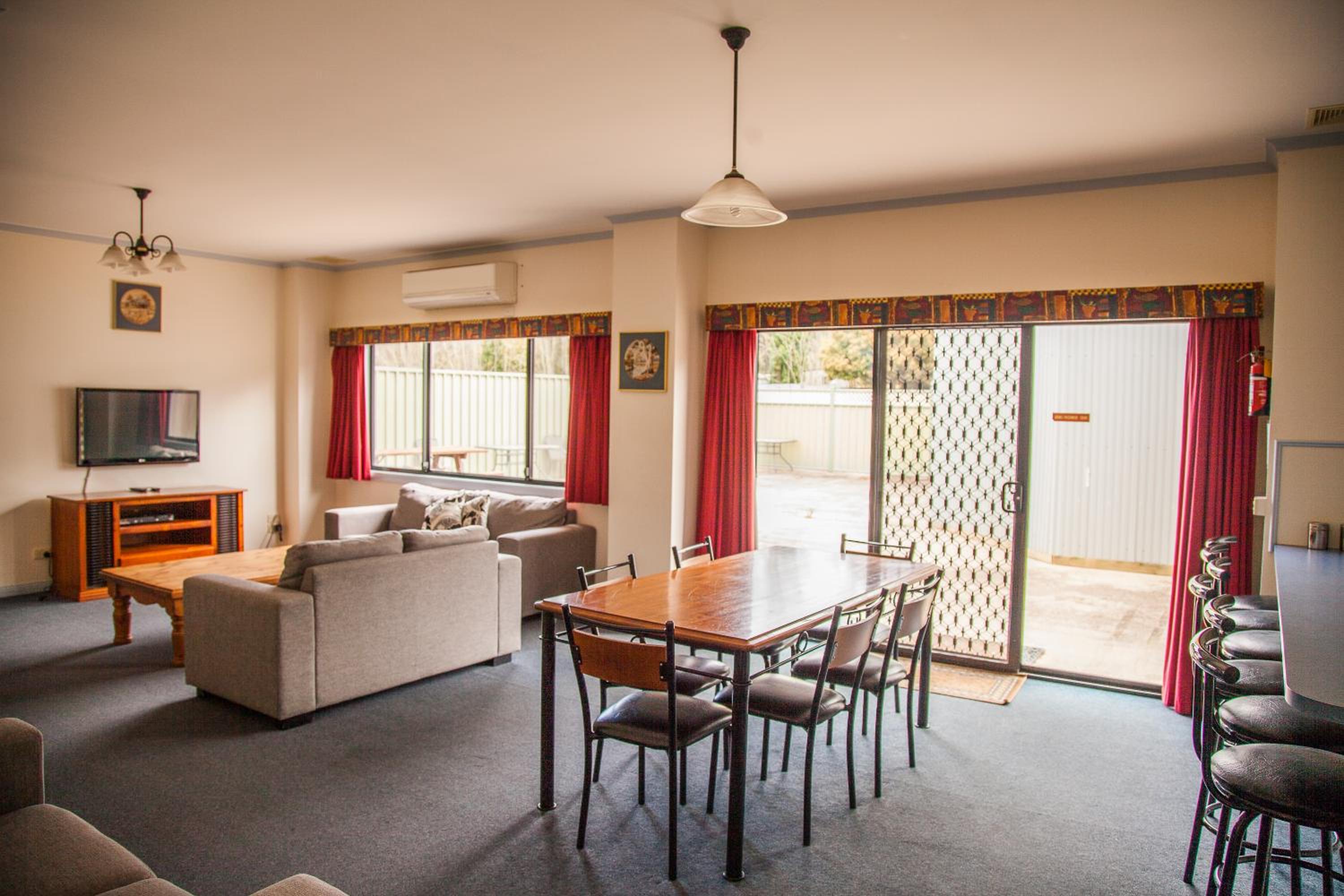 Three-Bedroom Apartment - Photo 31