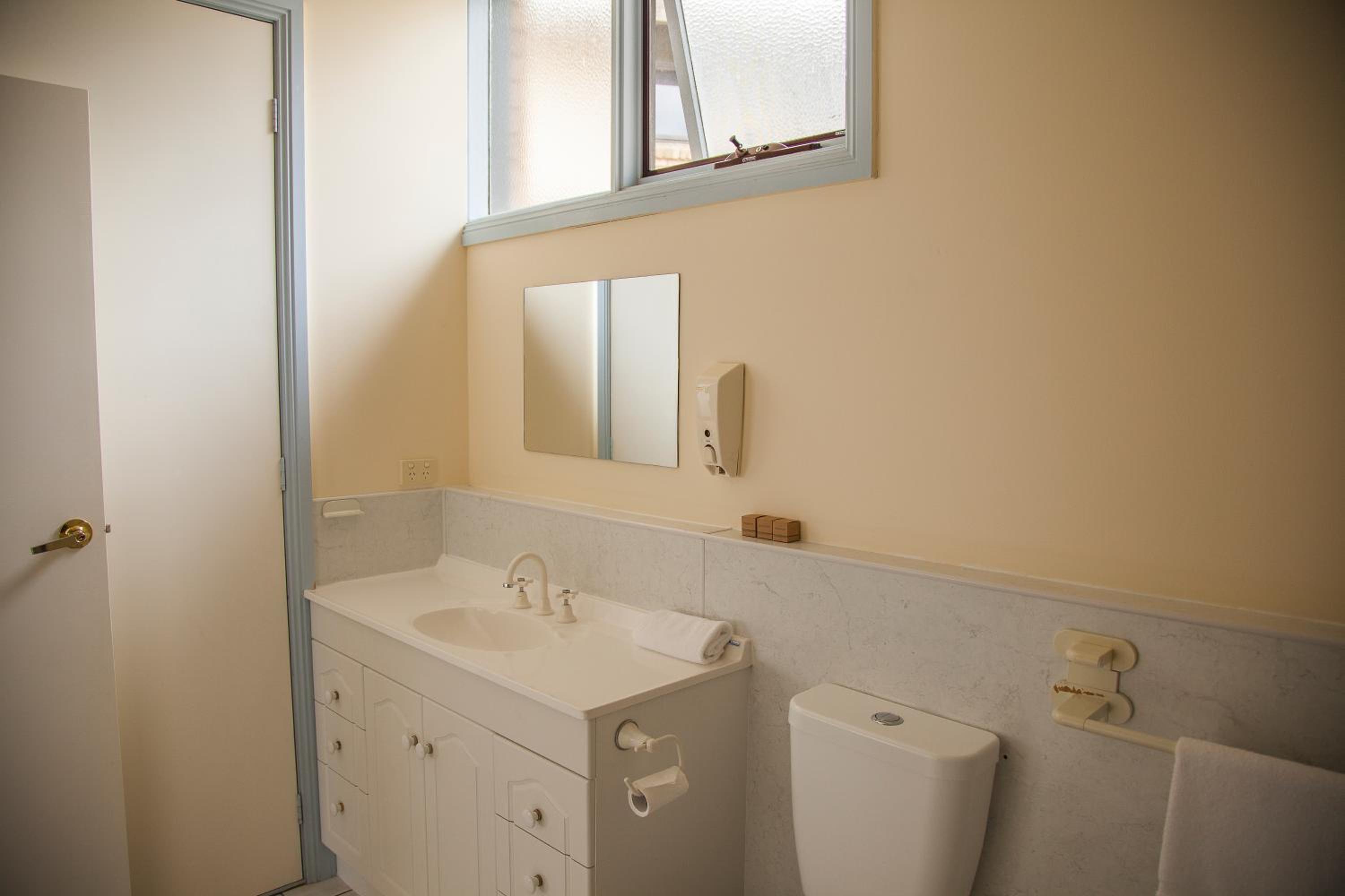 Three-Bedroom Apartment - Photo 27