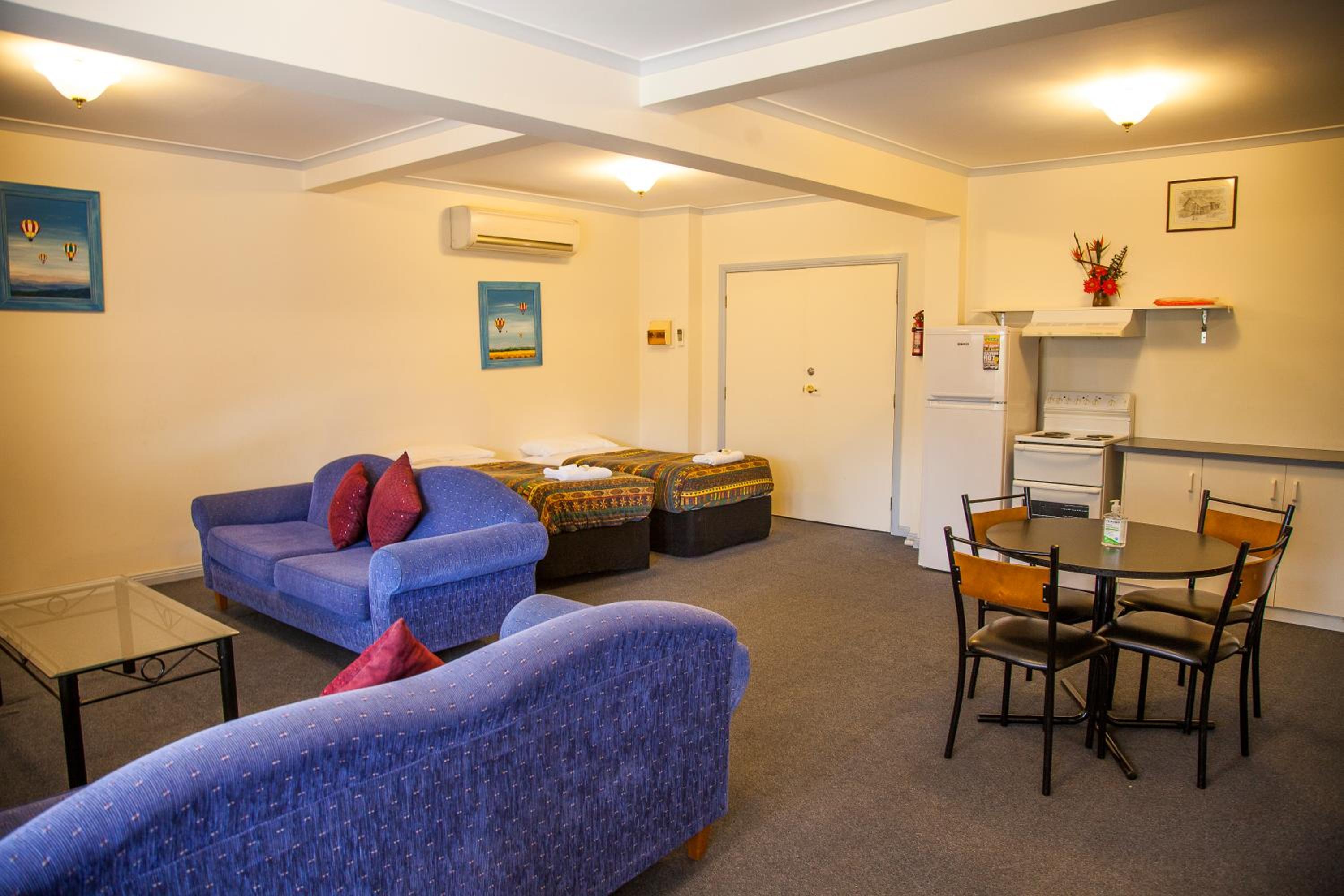 One-Bedroom Apartment - Photo 31