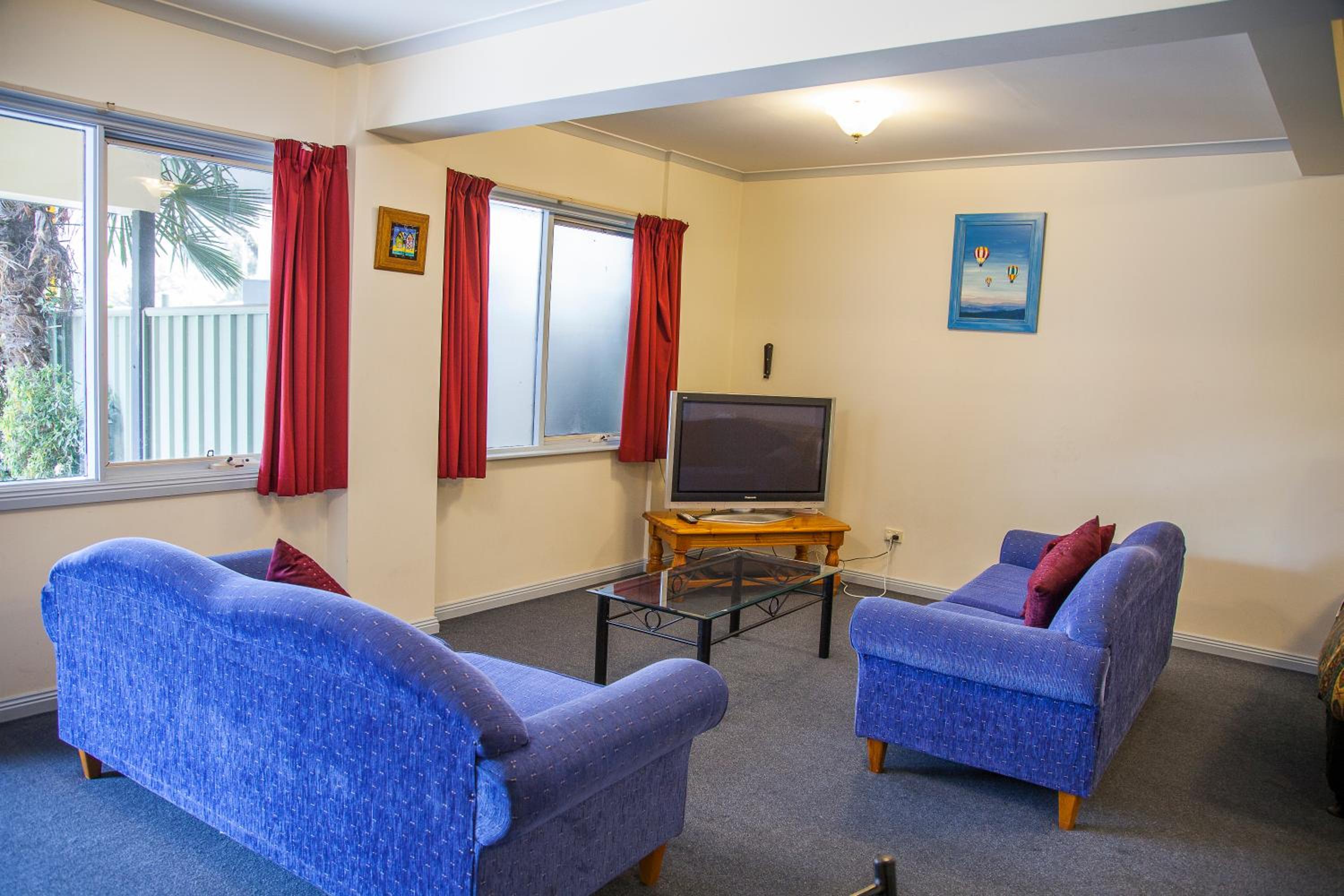 One-Bedroom Apartment - Photo 33