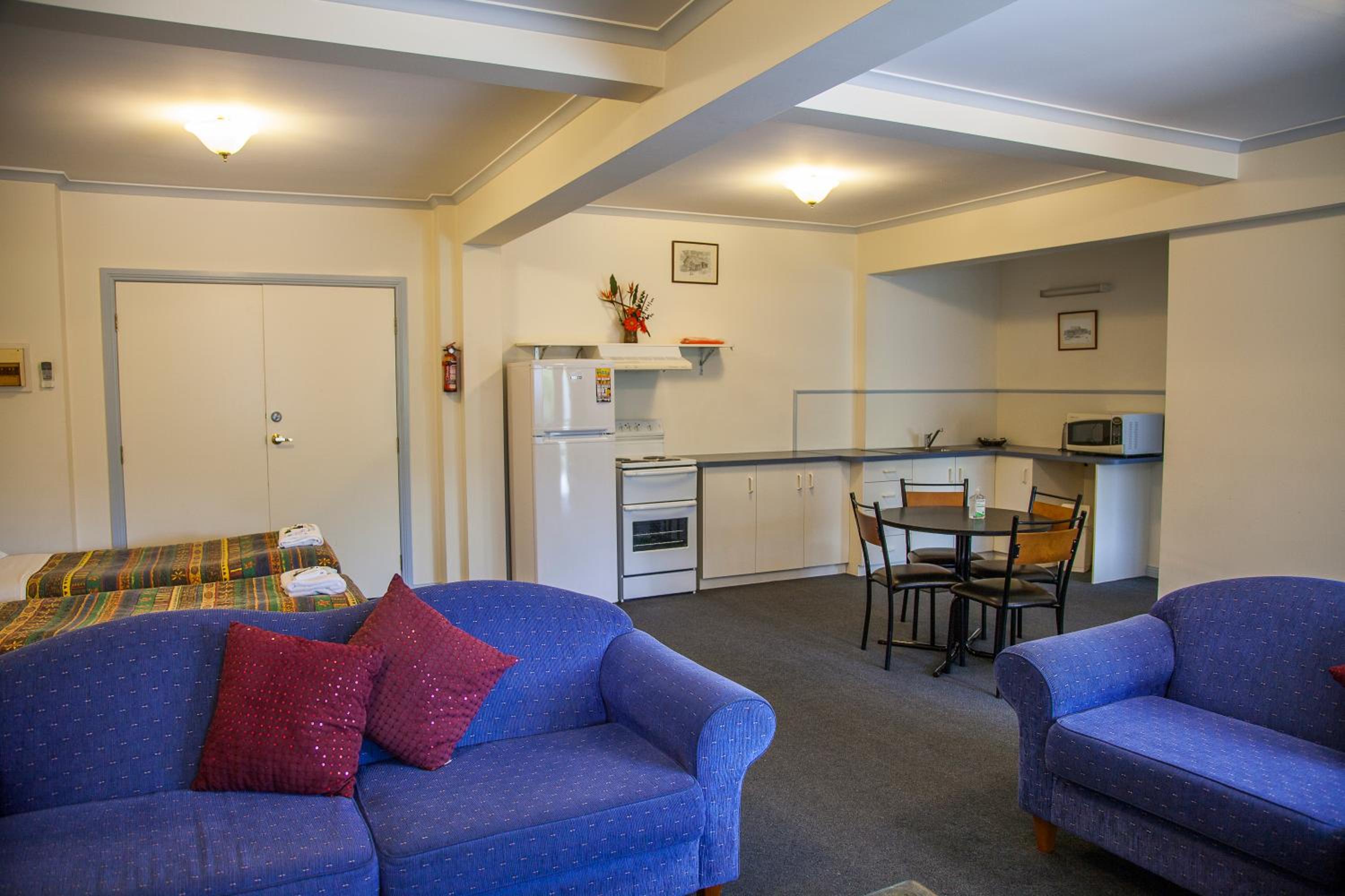 One-Bedroom Apartment - Photo 37
