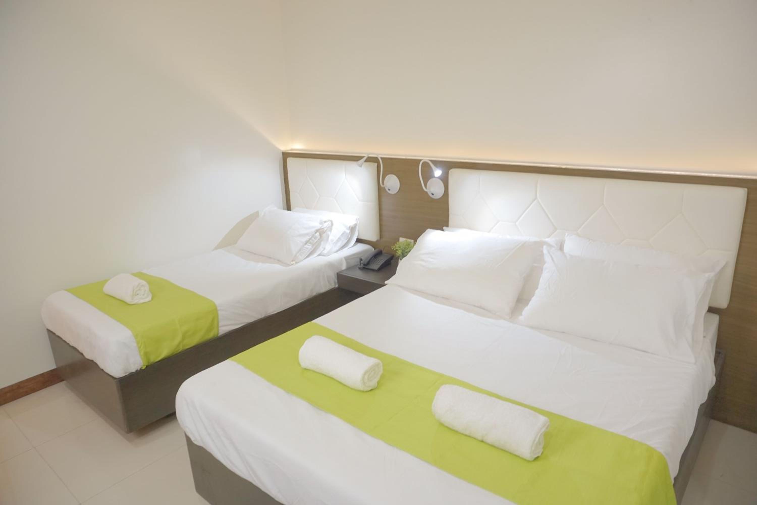 Deluxe Triple Room - Photo 4
