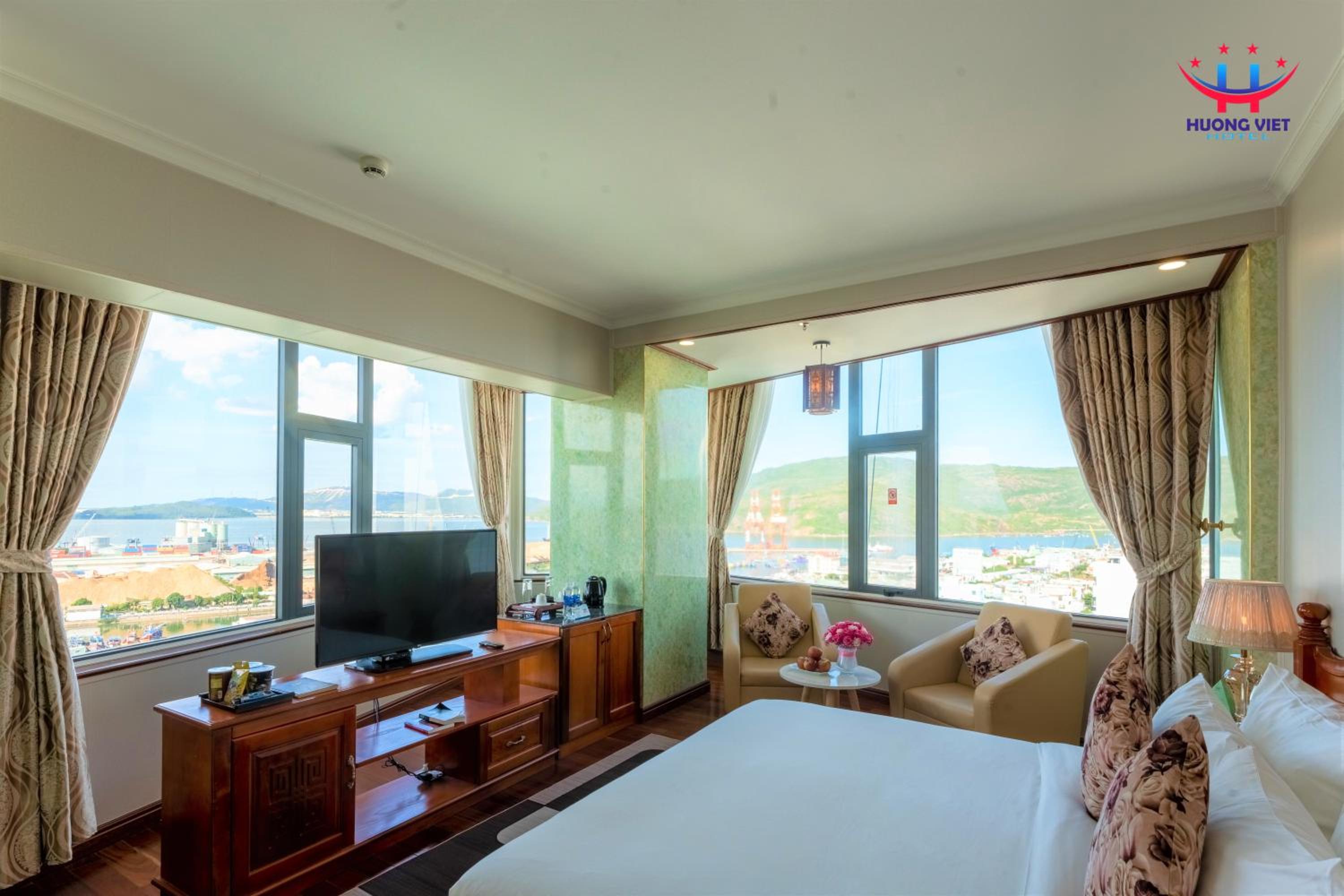 Deluxe Double Room With Port View photo 2