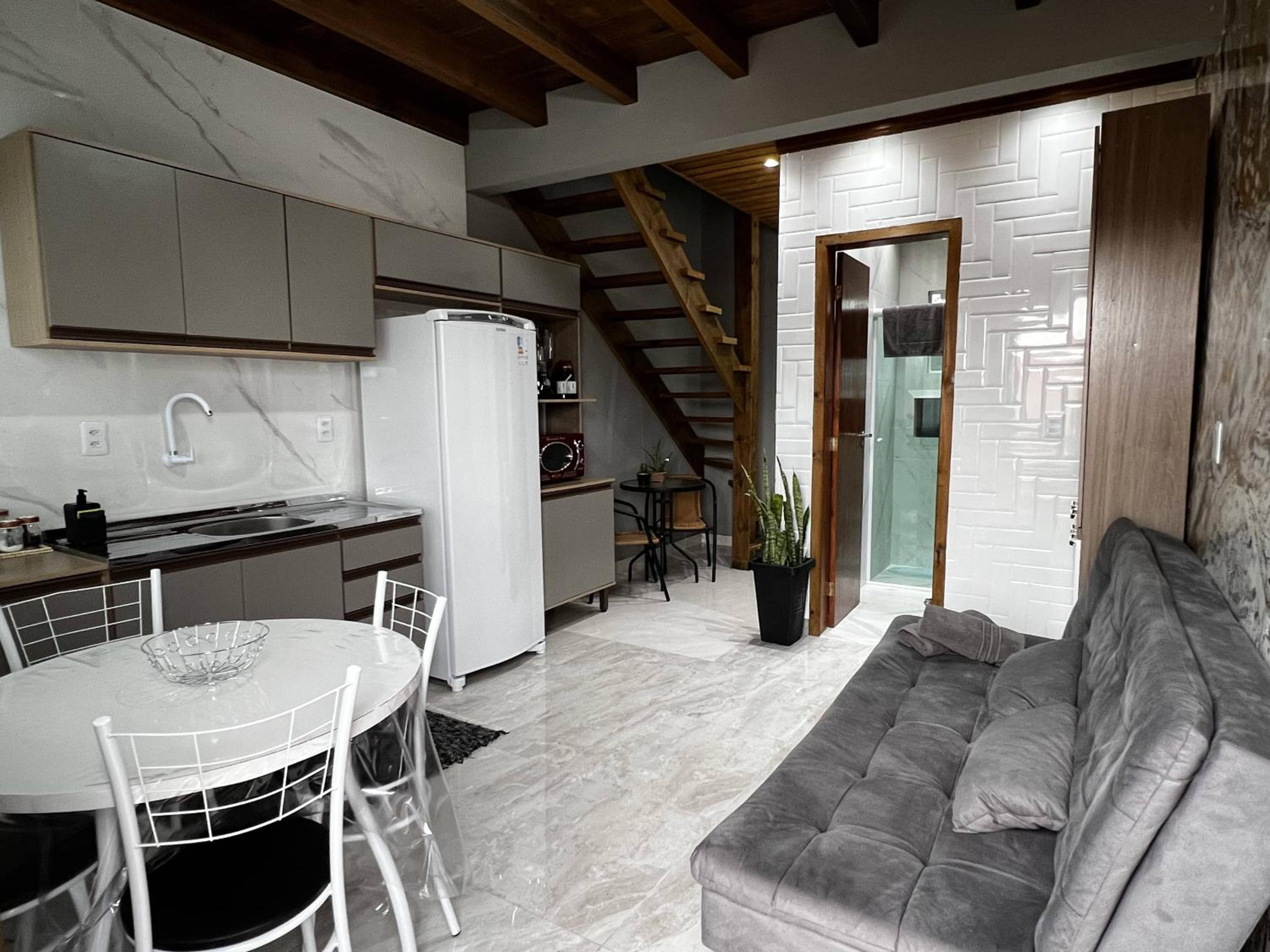 Apartment - Split Level - Photo 9