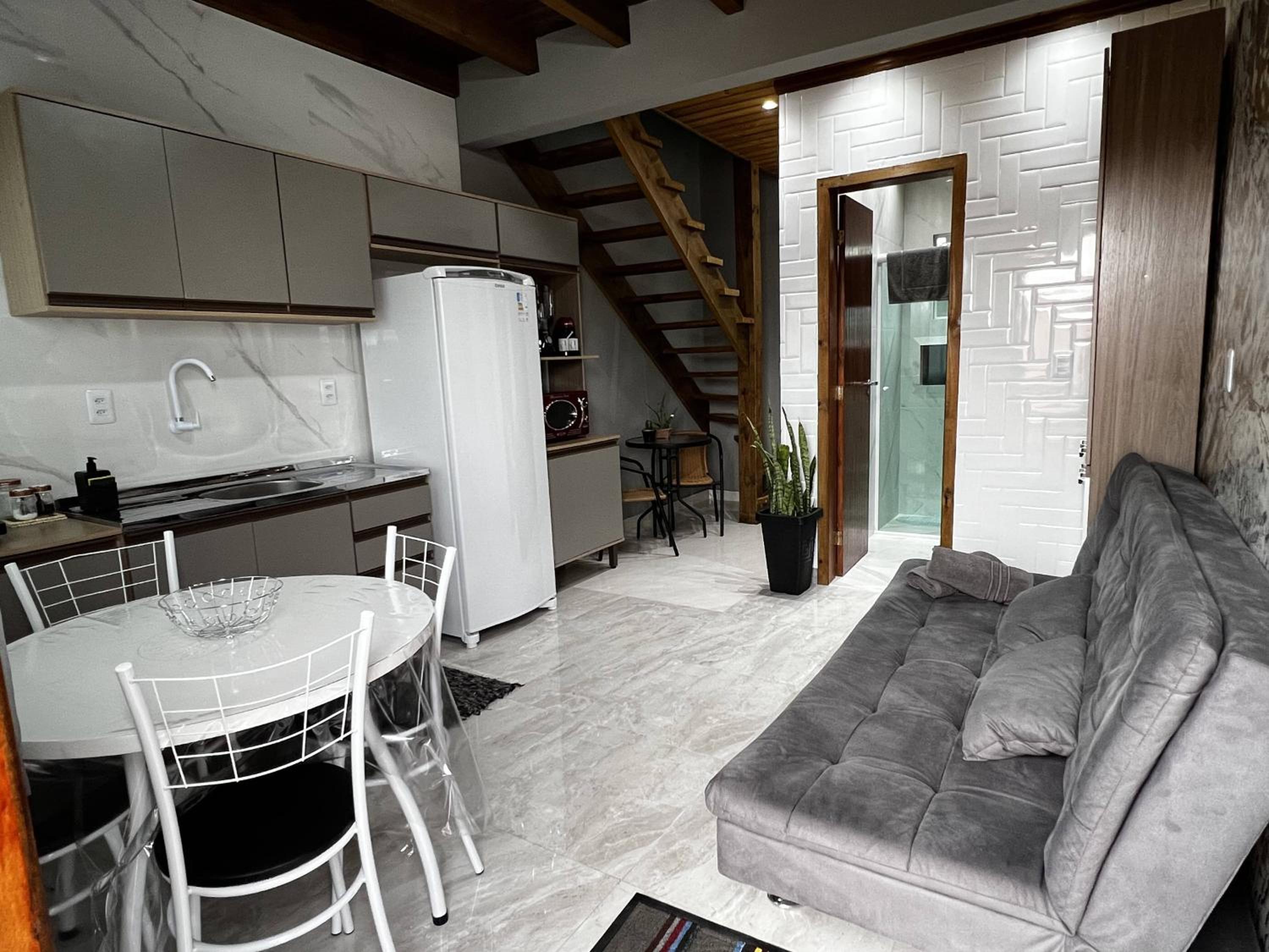 Apartment - Split Level - Photo 8