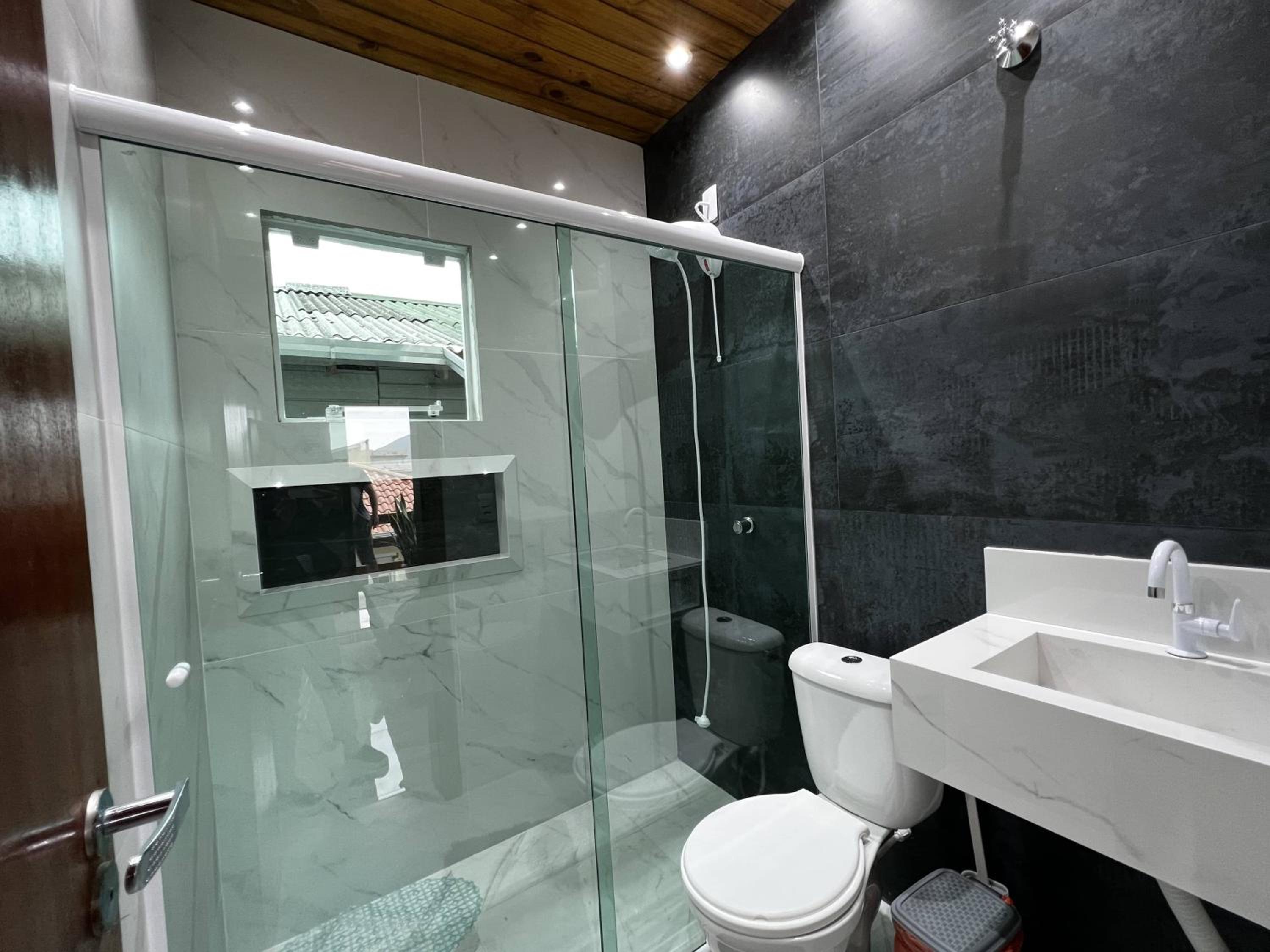 Apartment - Split Level - Photo 2
