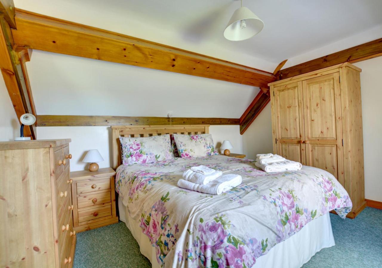 Two-Bedroom House photo 2