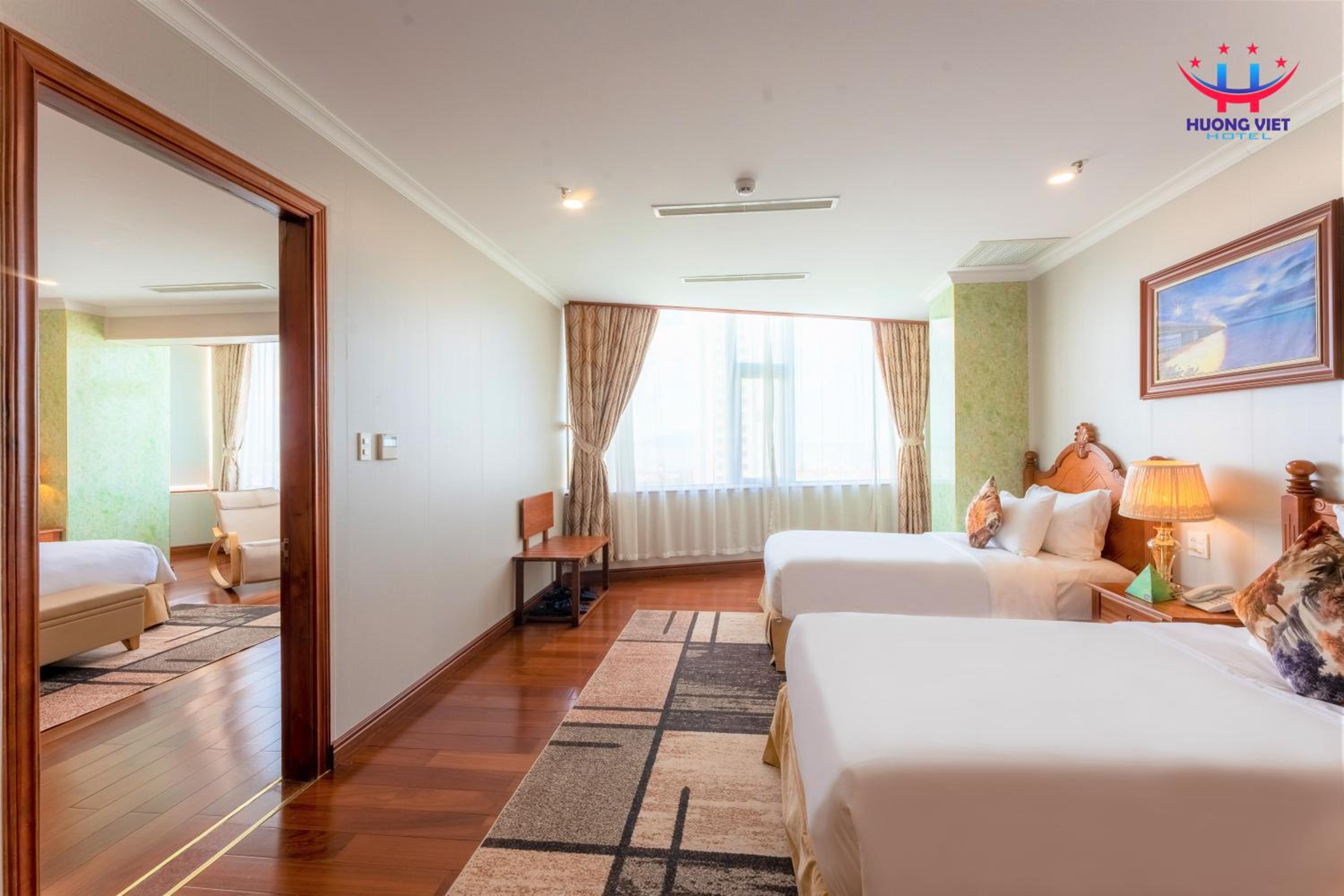 Imperial Suite With Port View photo 2