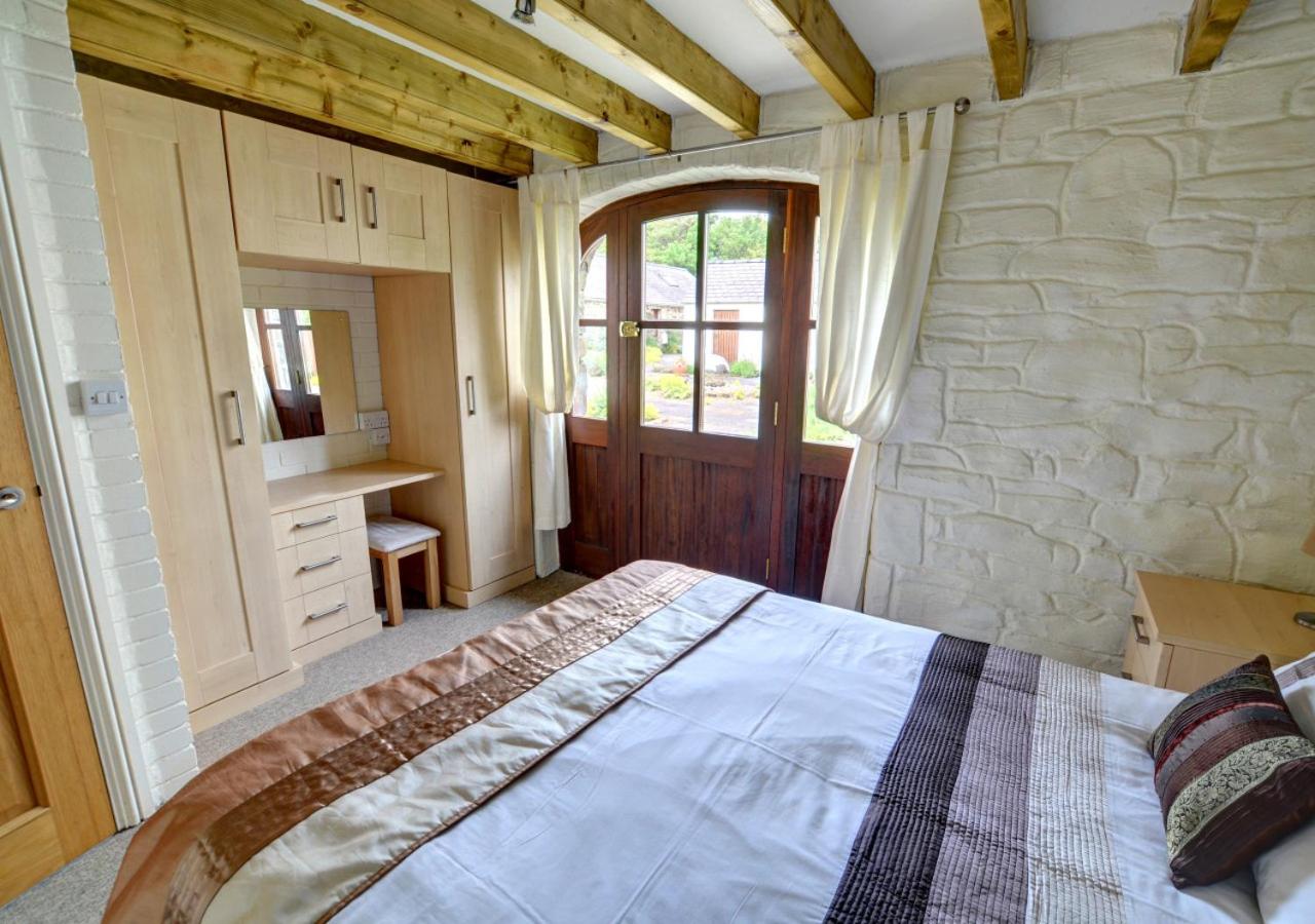 Two-Bedroom House photo 2