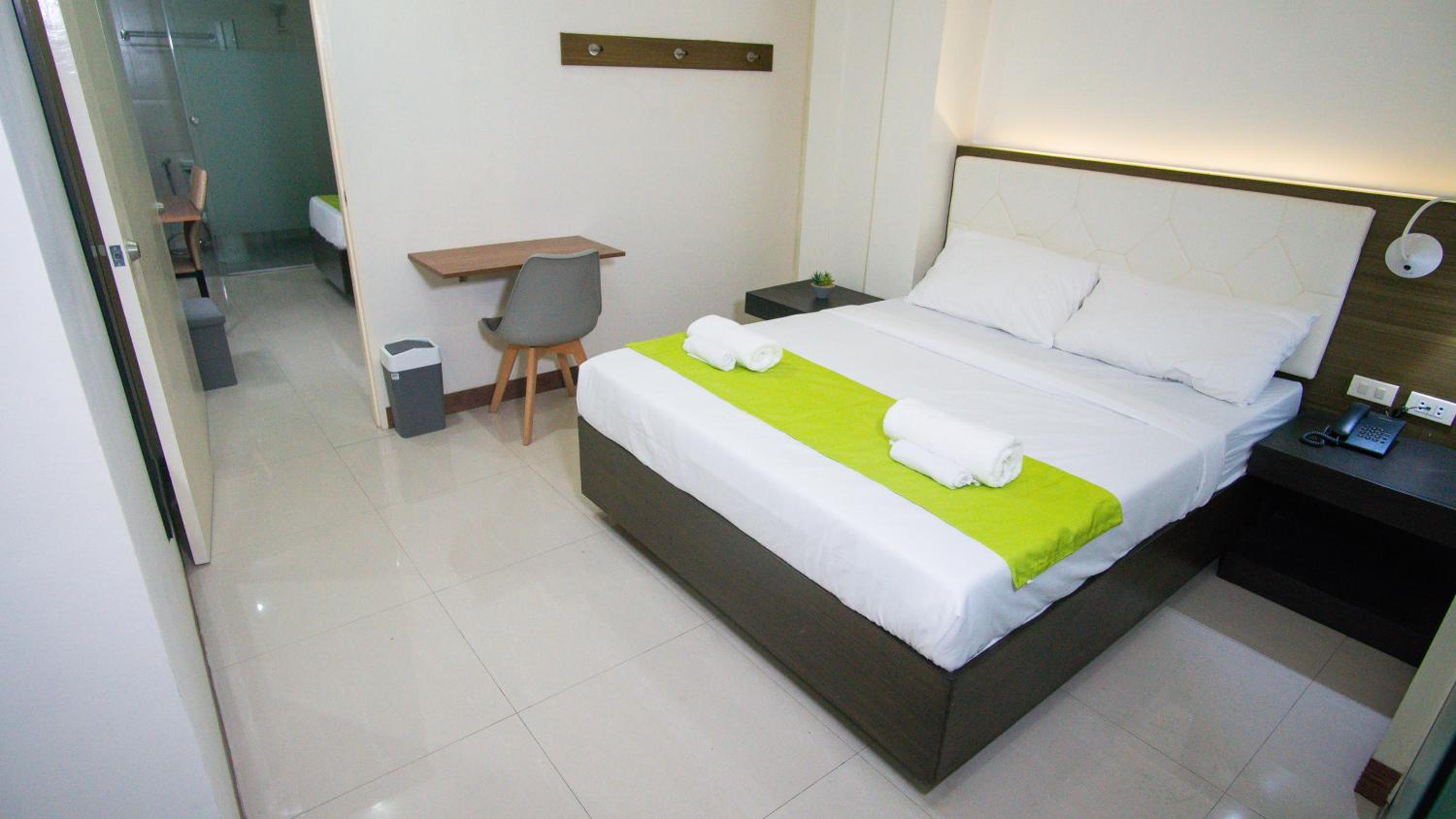 Deluxe Double or Twin Room - Photo 5