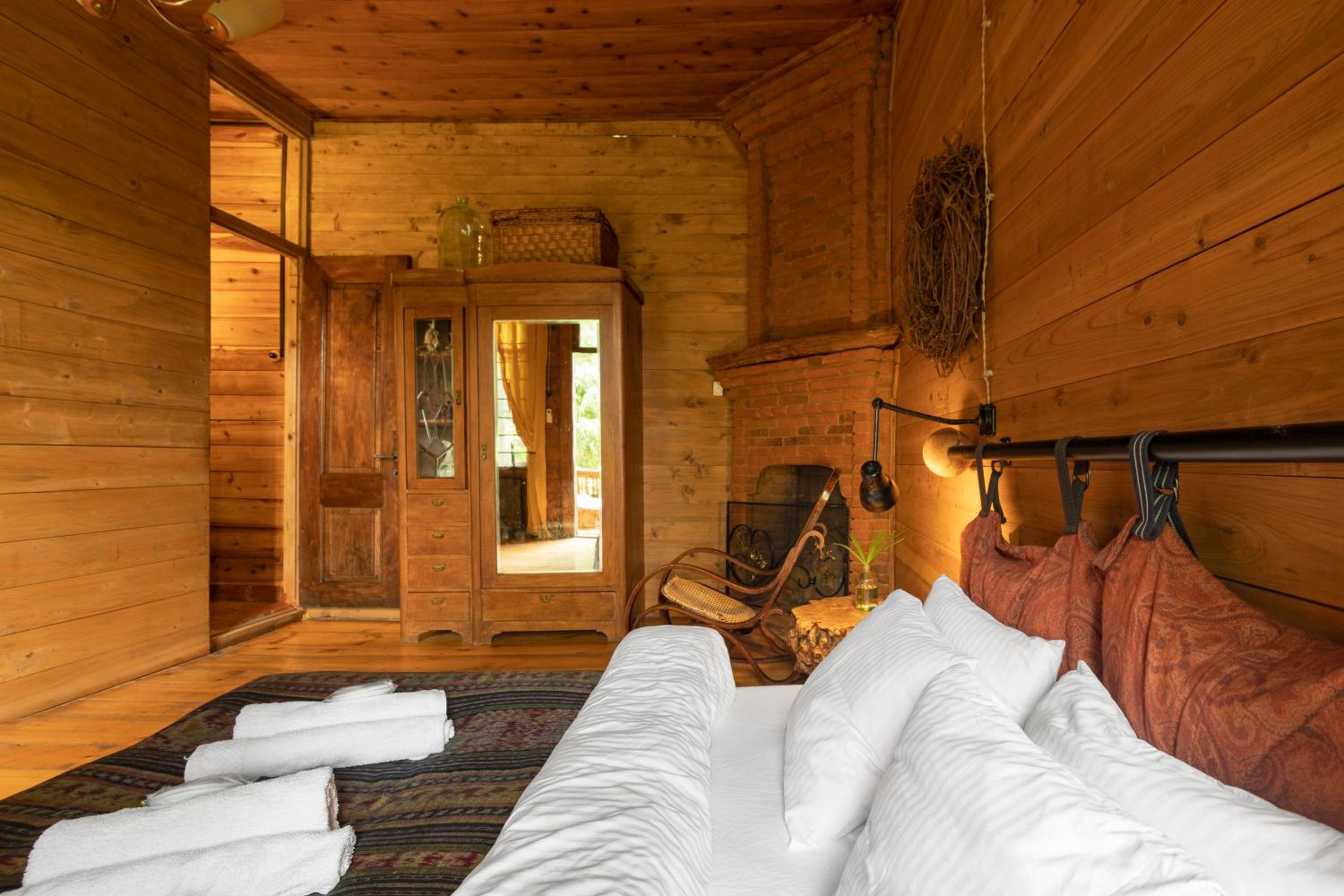 Double Room with Balcony - Photo 14