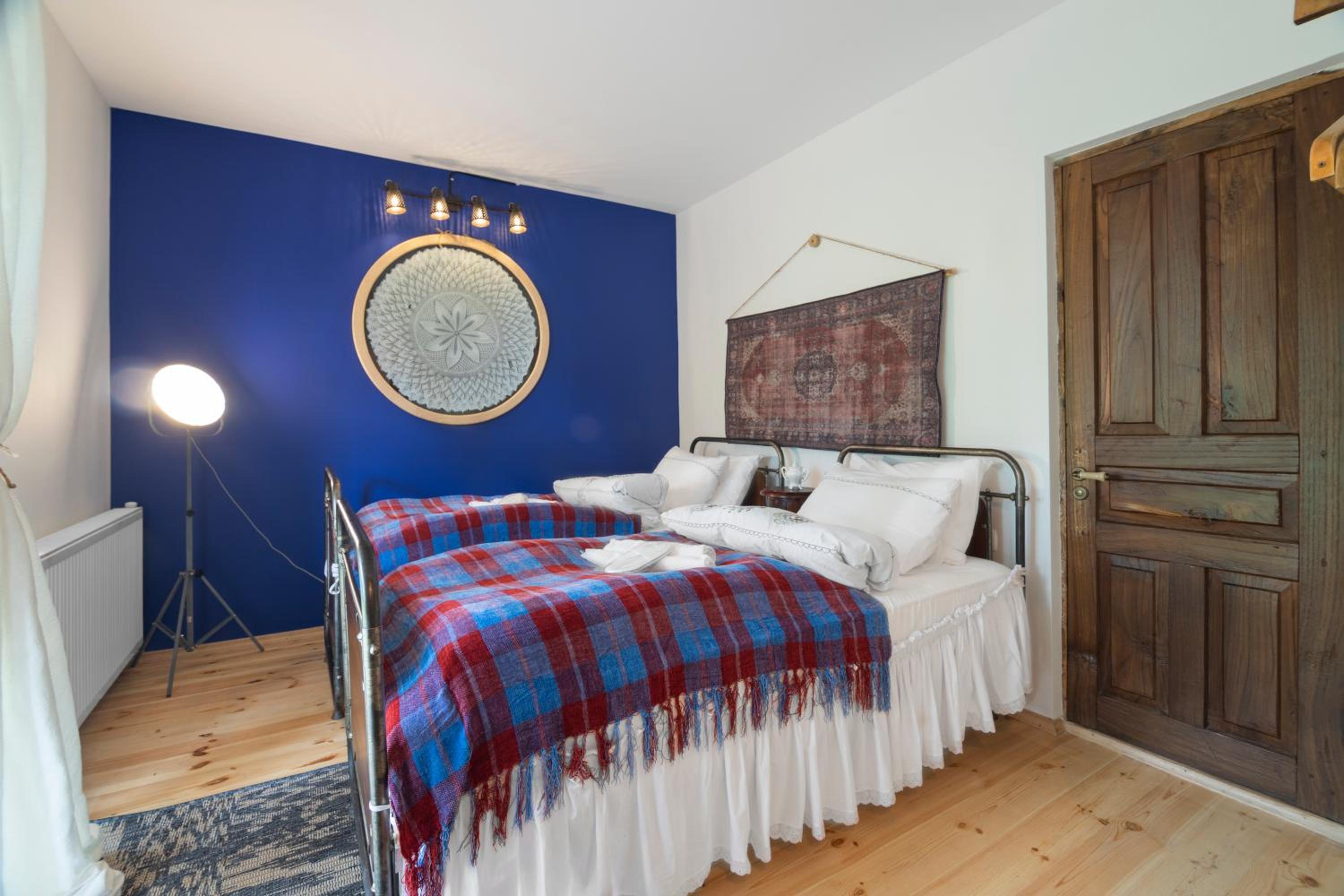 Double Room with Balcony - Photo 6