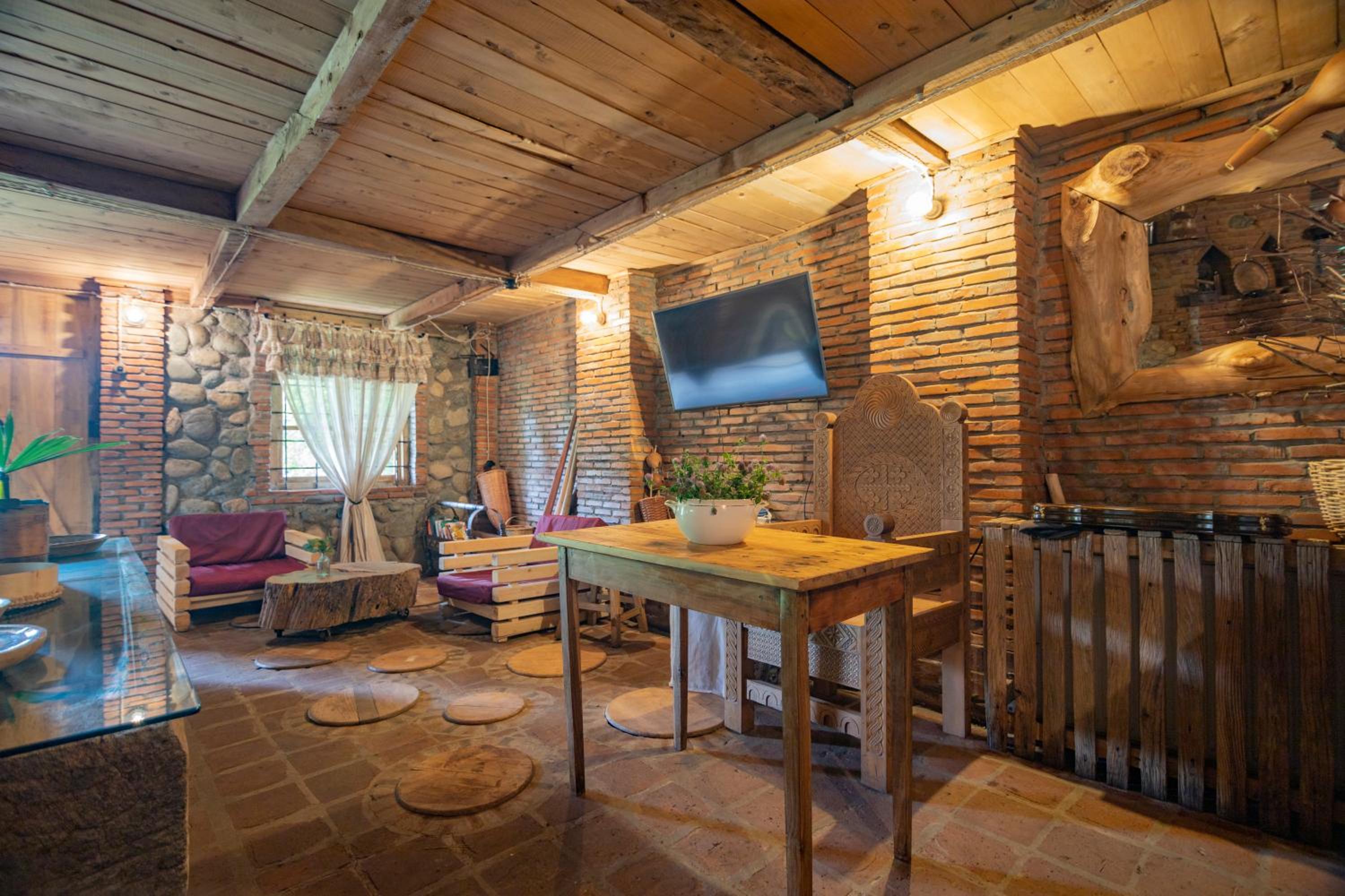 Double Room with Balcony - Photo 23