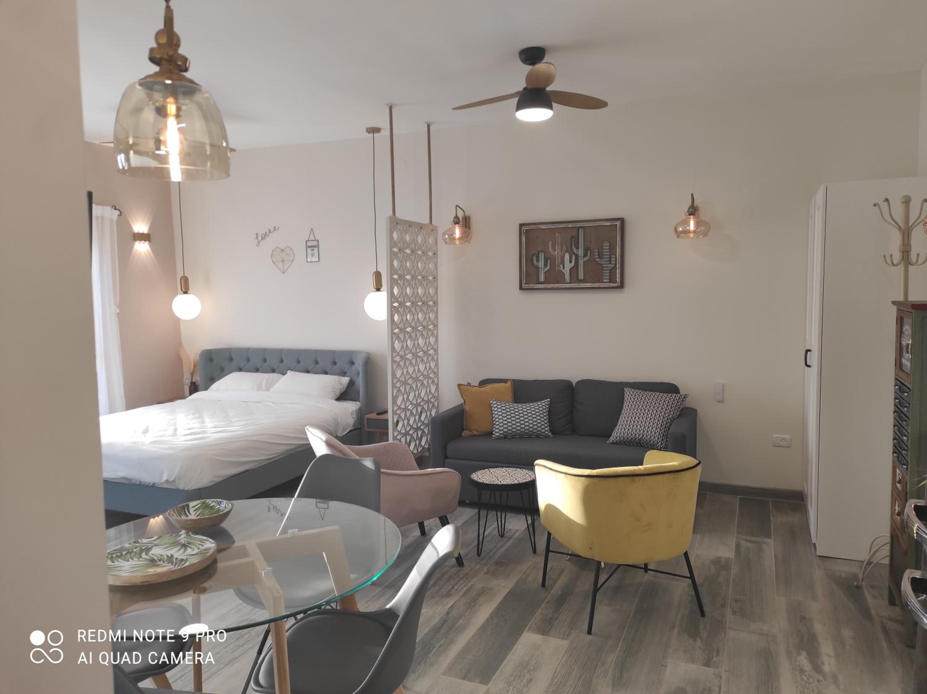 Suite - Photo 18