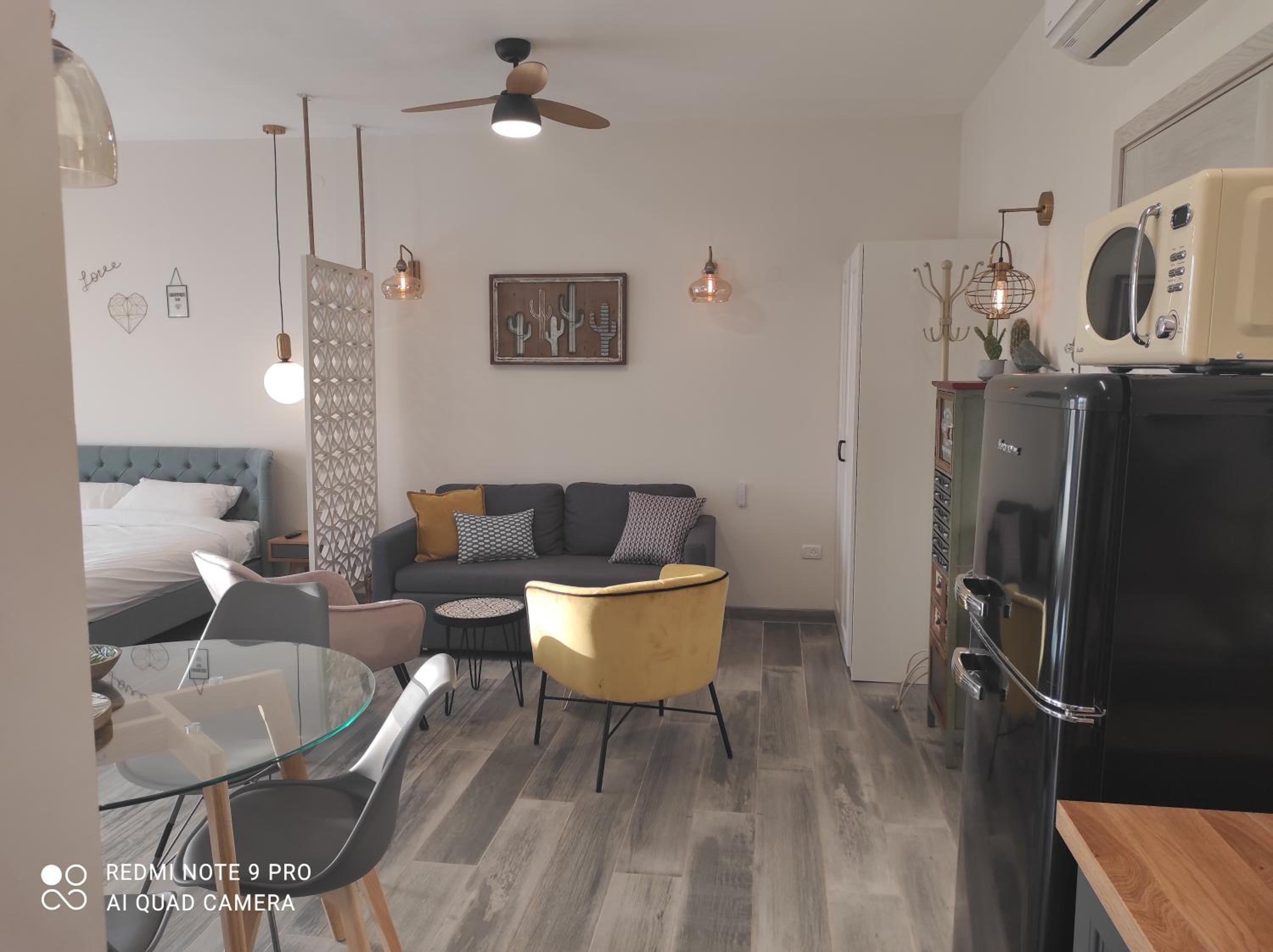 Suite - Photo 20