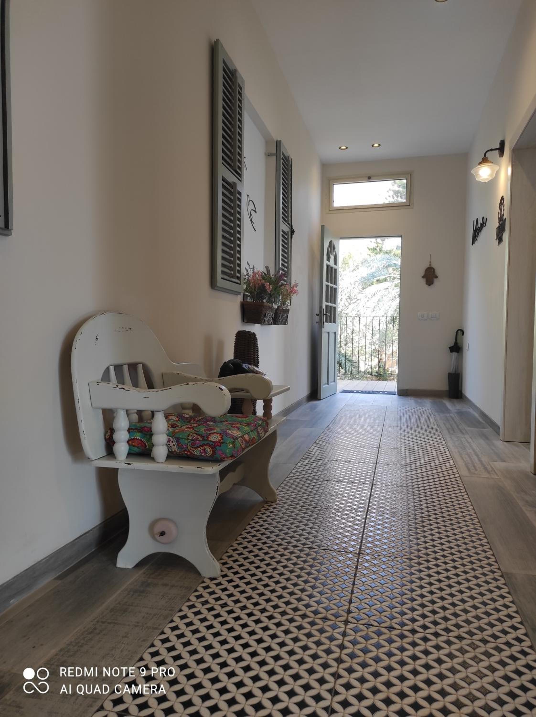 Suite - Photo 11