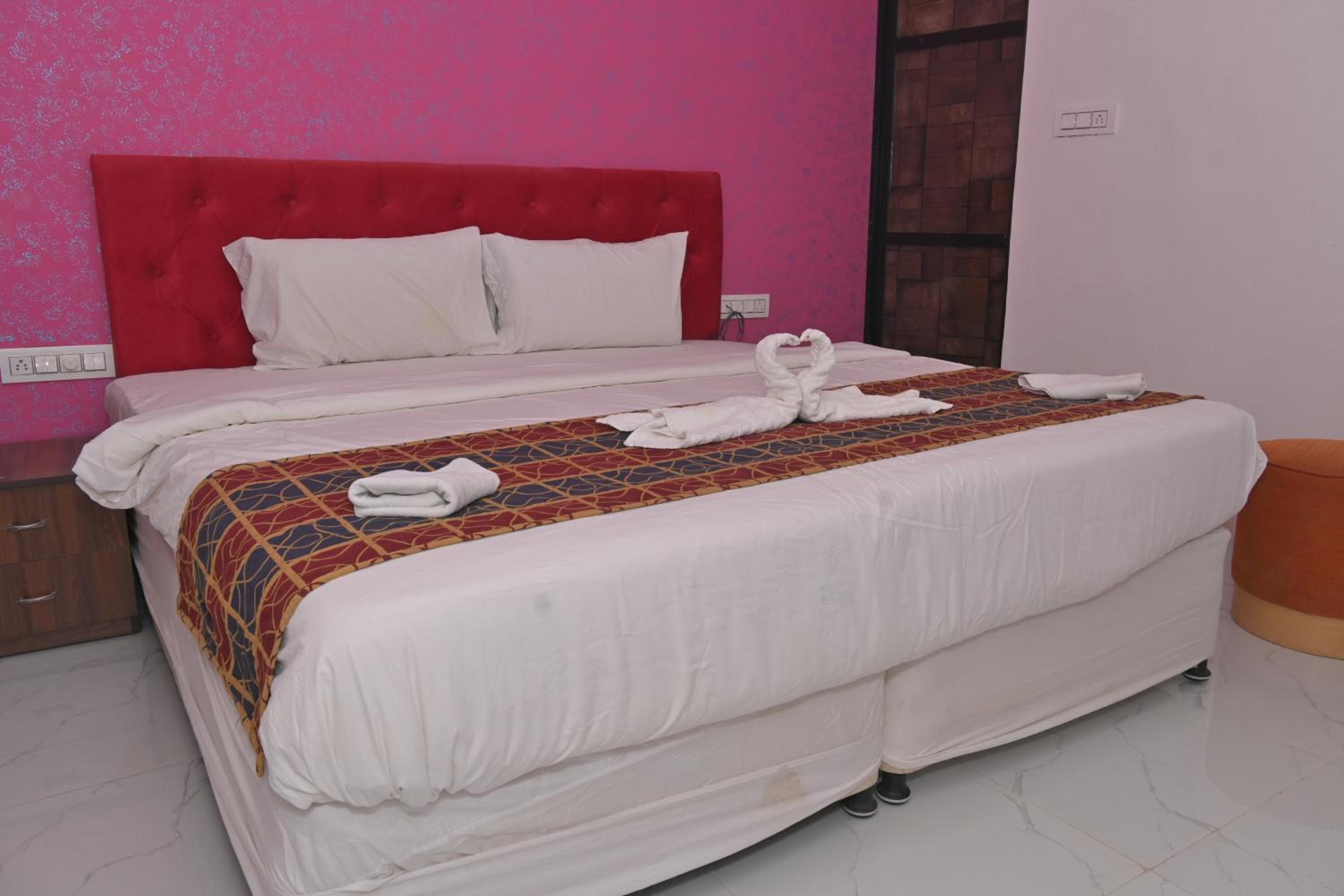 Deluxe Double Room - Photo 1