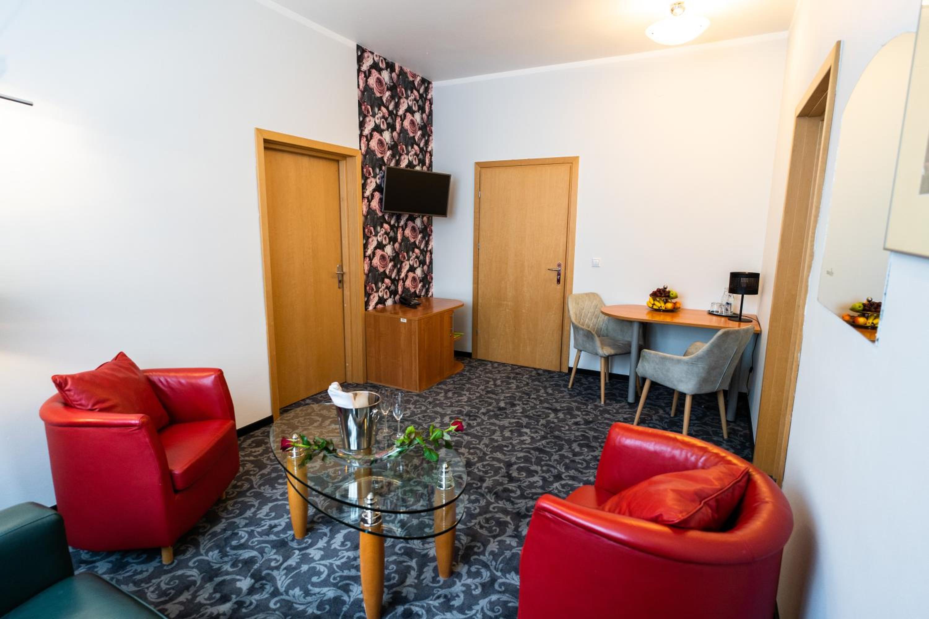 Deluxe Double Room - Photo 4