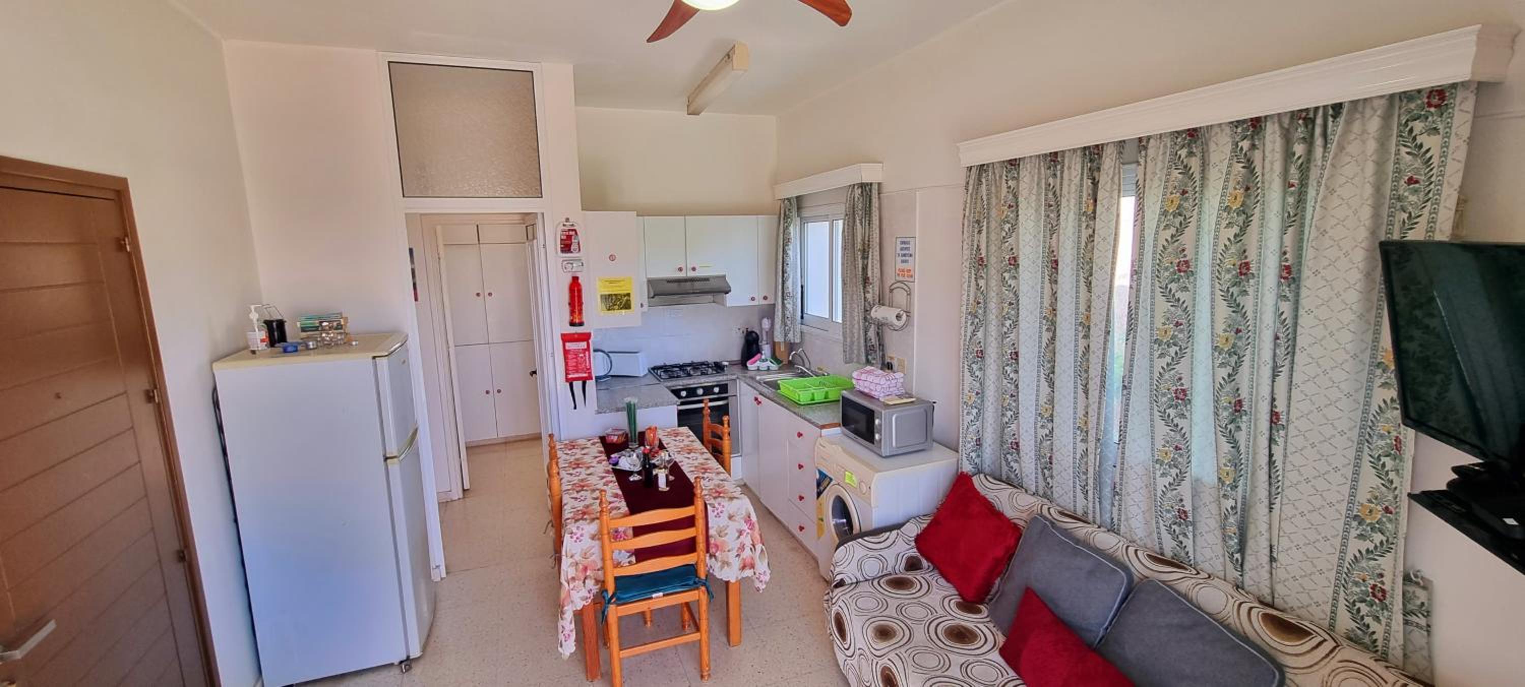 One-Bedroom Apartment - Photo 5