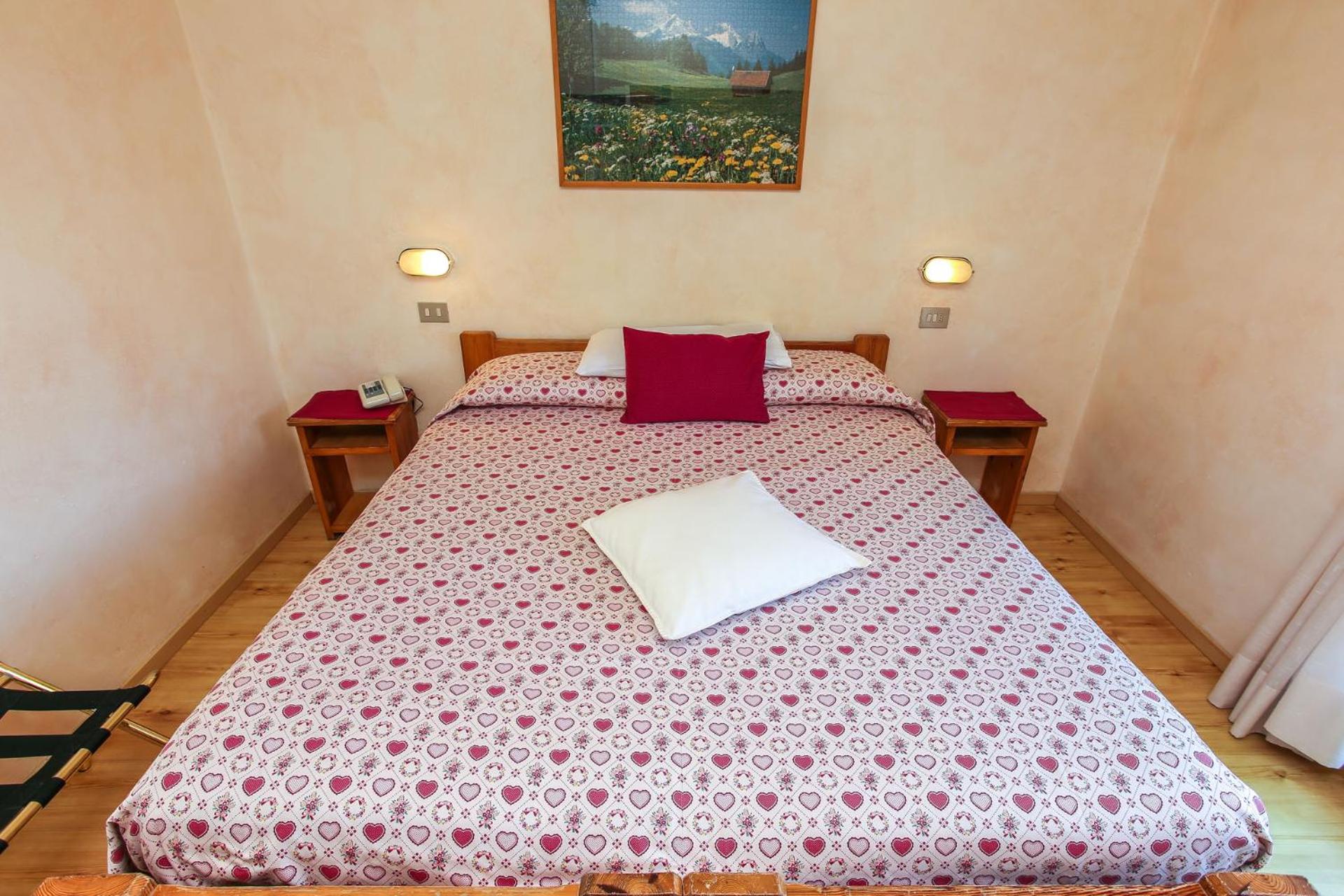 Standard Double Room - Single Use photo 3