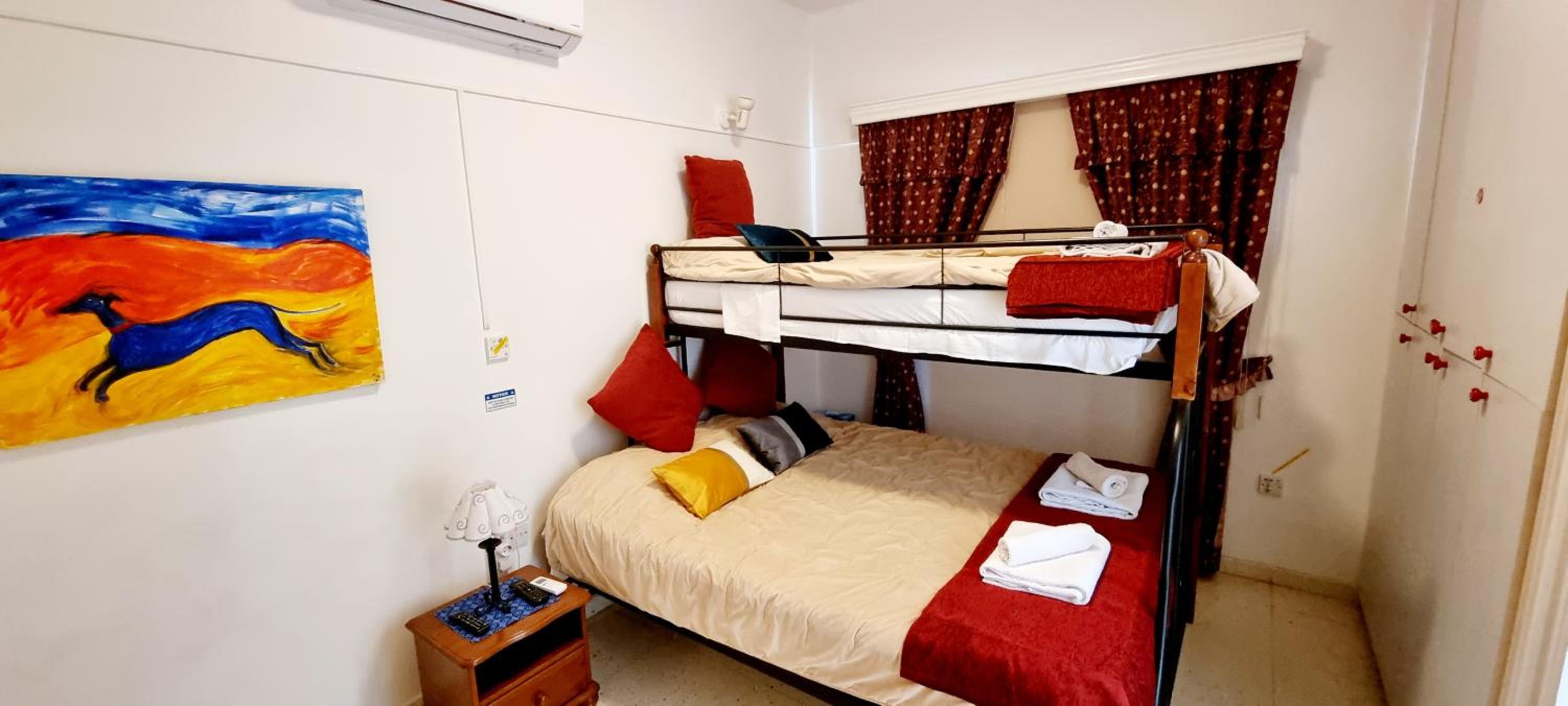 One-Bedroom Apartment - Photo 3