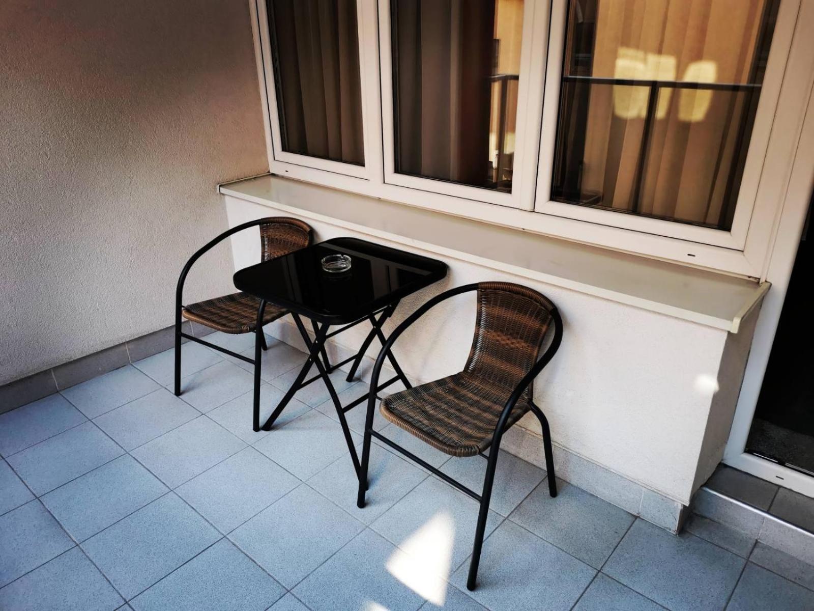 Apartment with Balcony photo 3