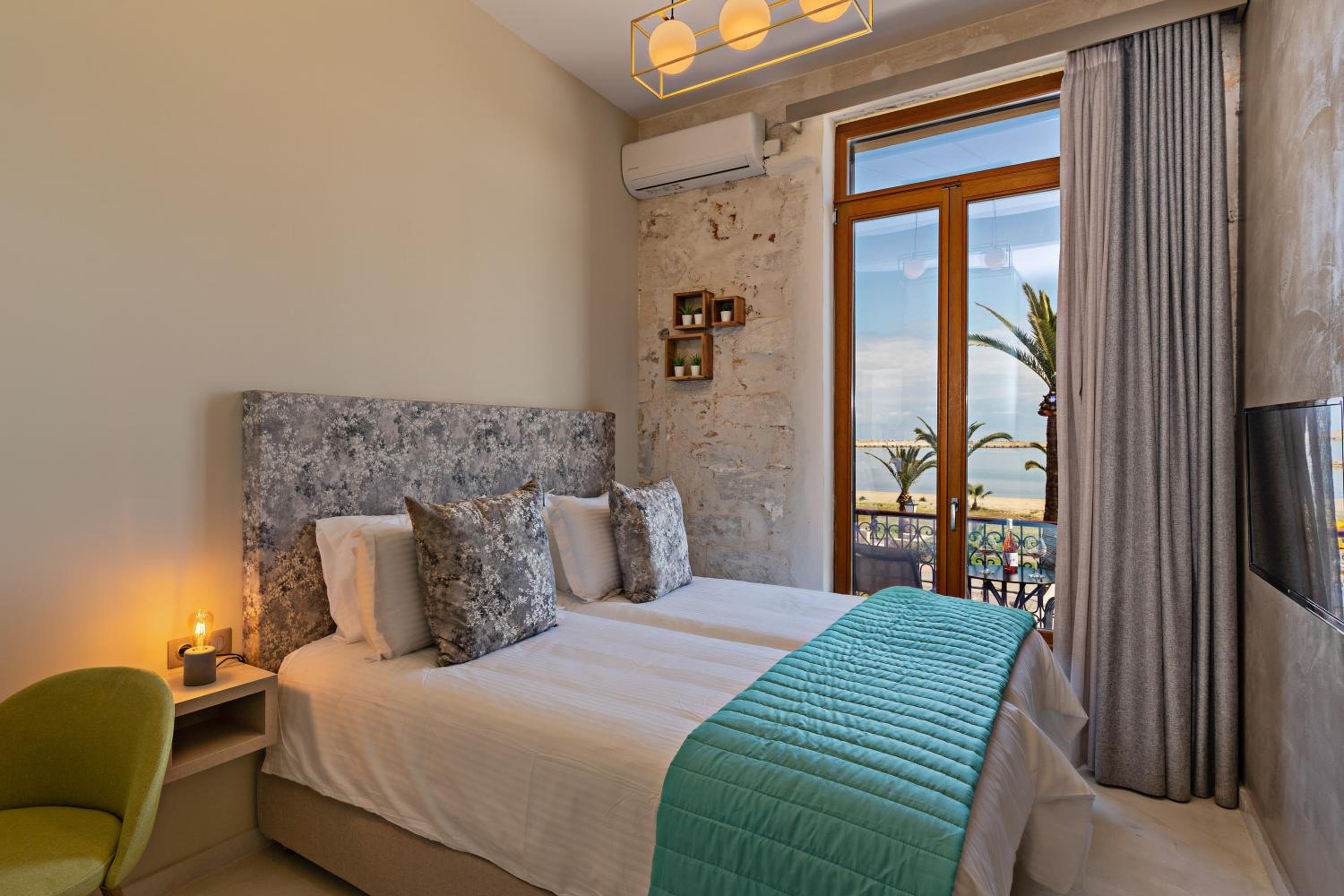 Deluxe Double Room with Balcony and Sea View photo 1