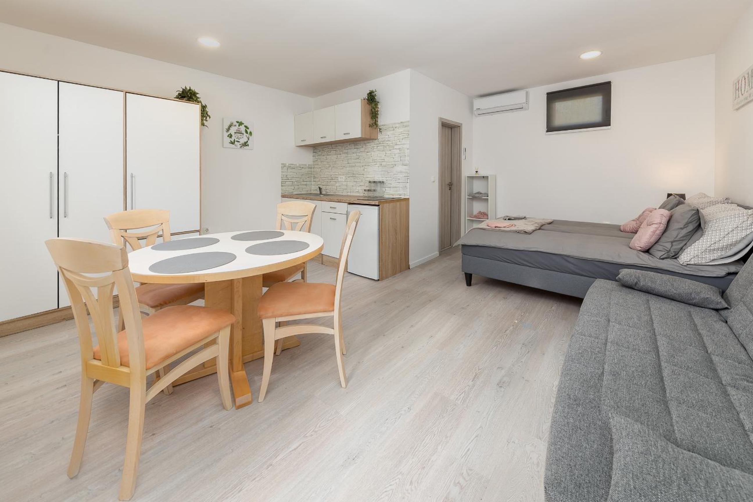 Studio Apartment
