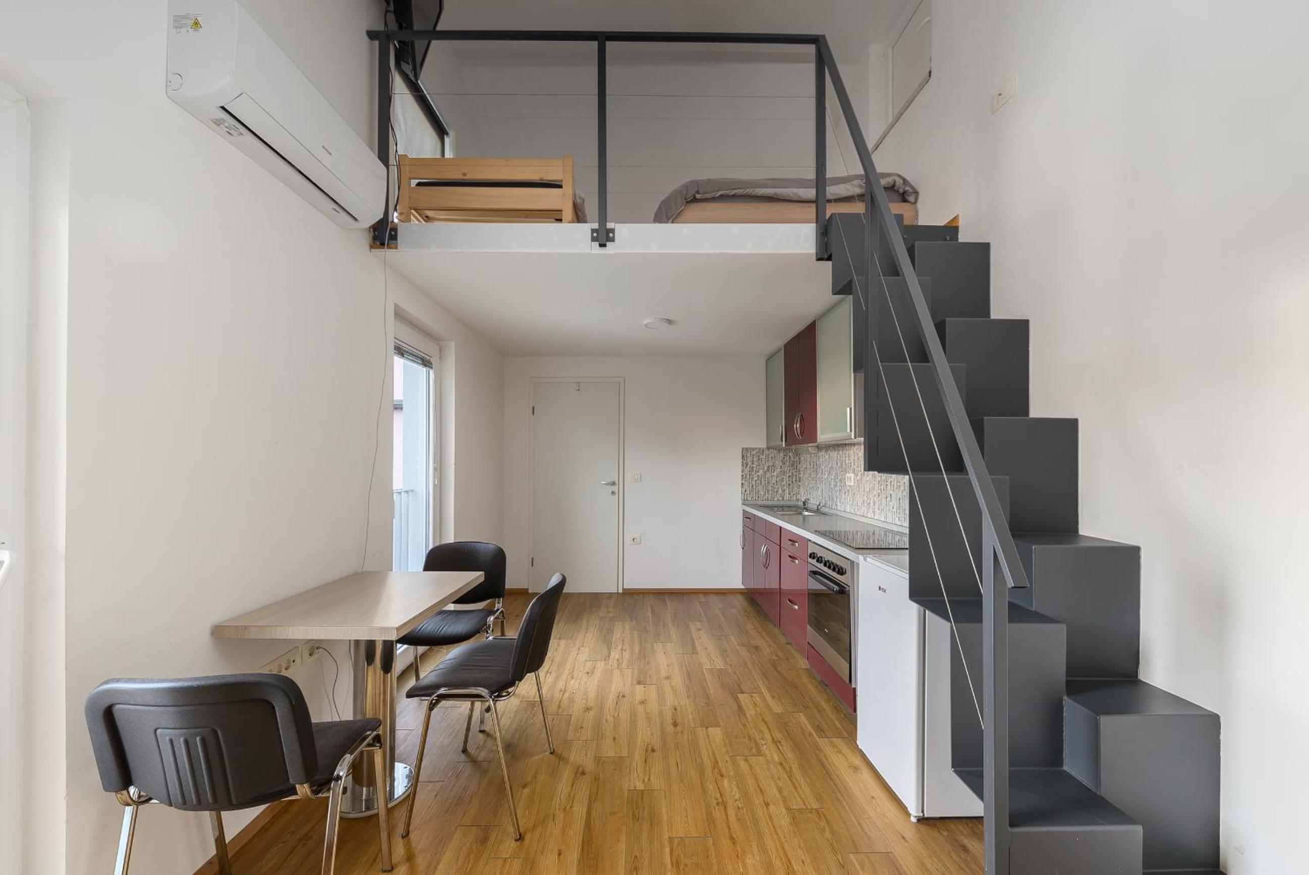 Deluxe Apartment