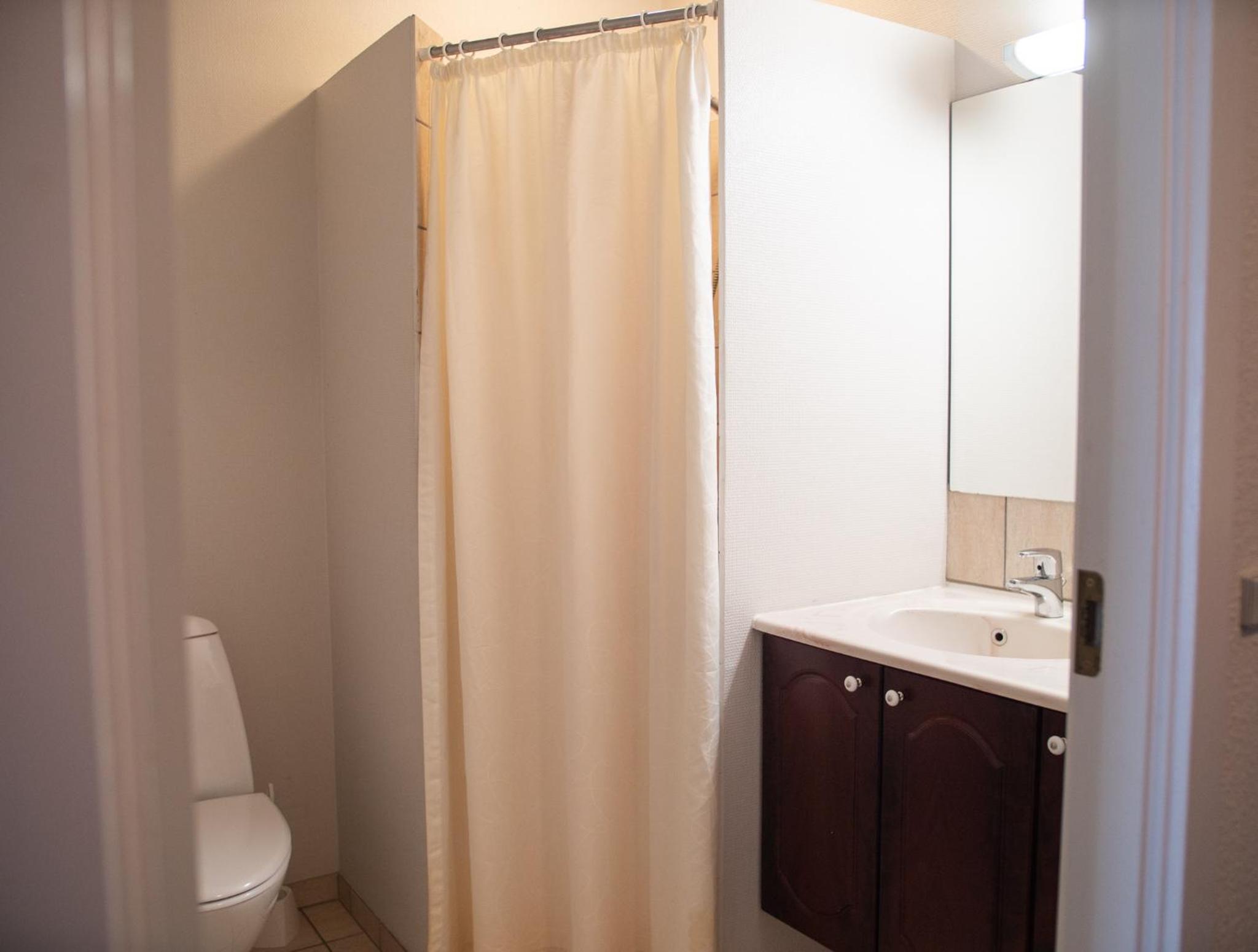 Quadruple Room - Photo 18
