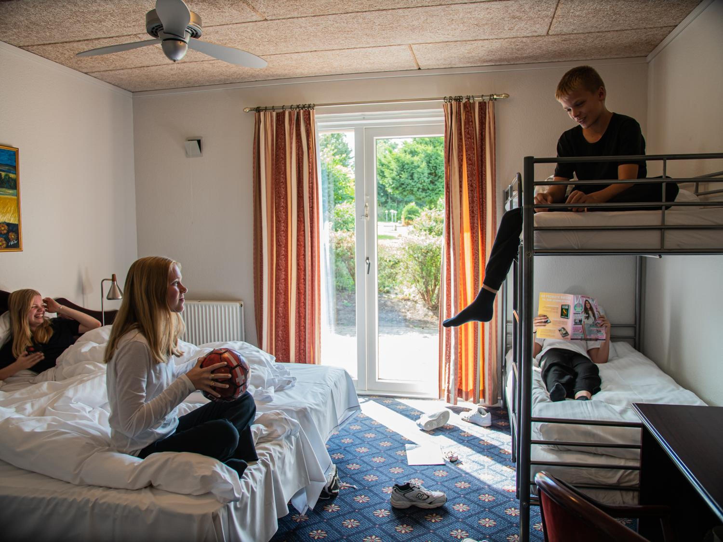 Quadruple Room - Photo 5