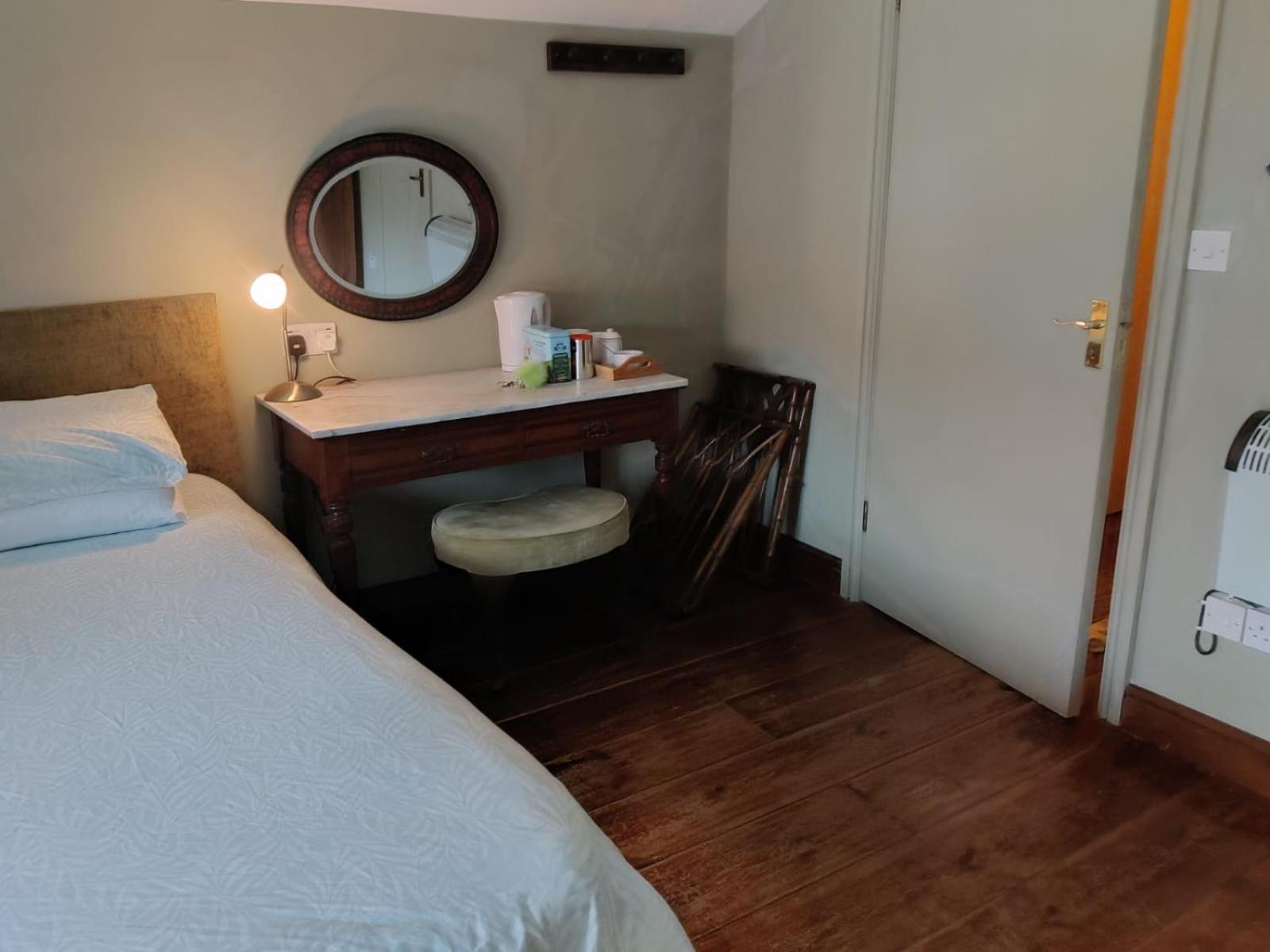 Deluxe Double or Twin Room - Photo 11