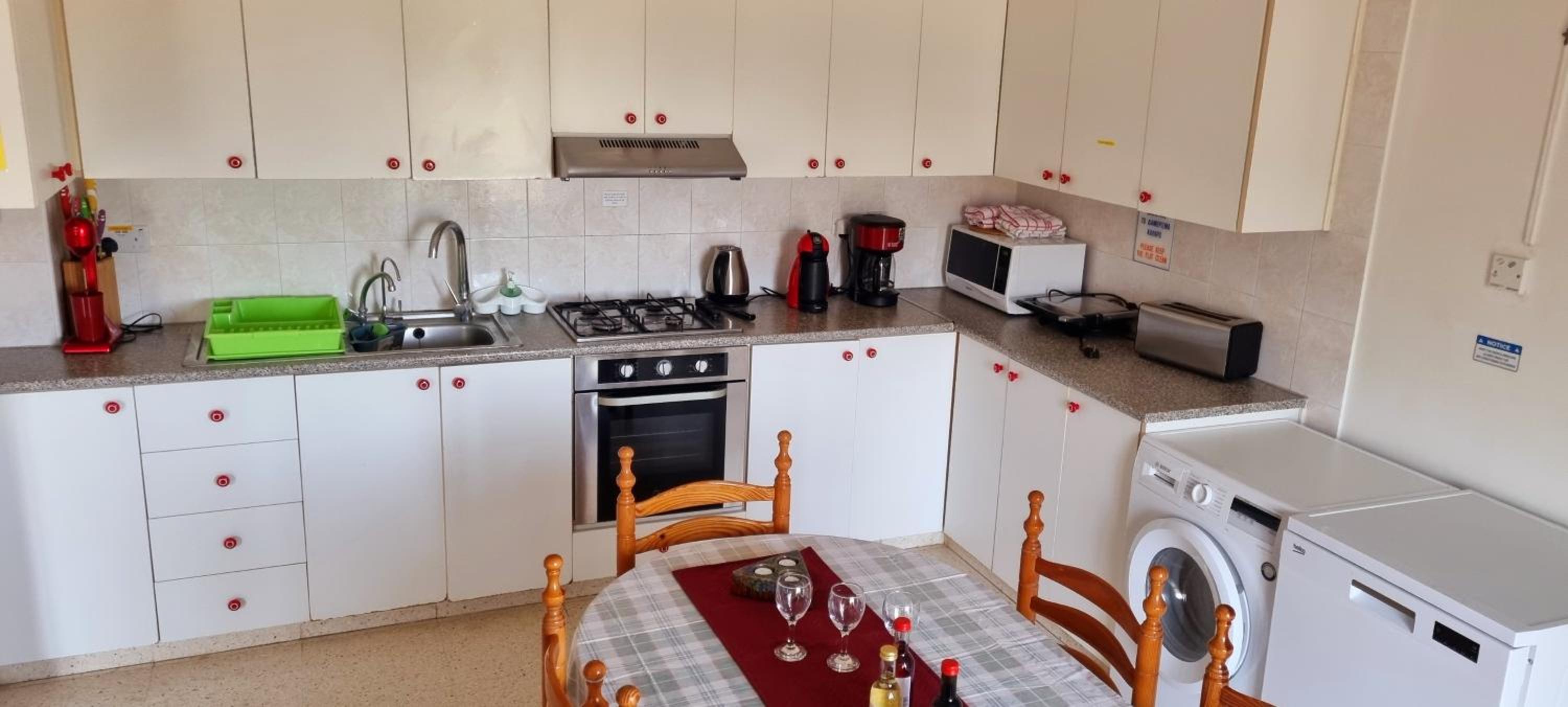 Two-Bedroom Apartment - Photo 31