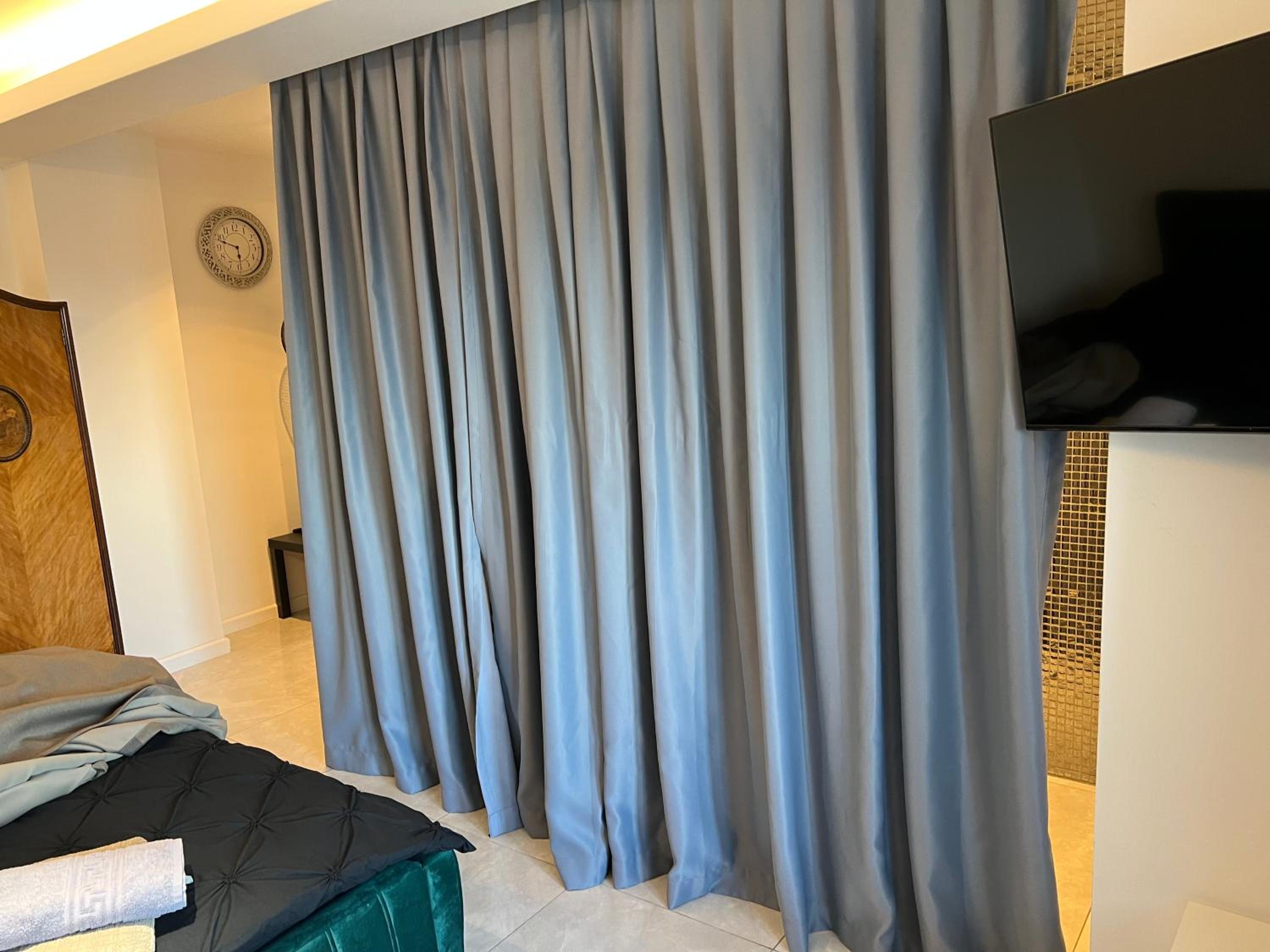 Two-Bedroom Apartment - Photo 2