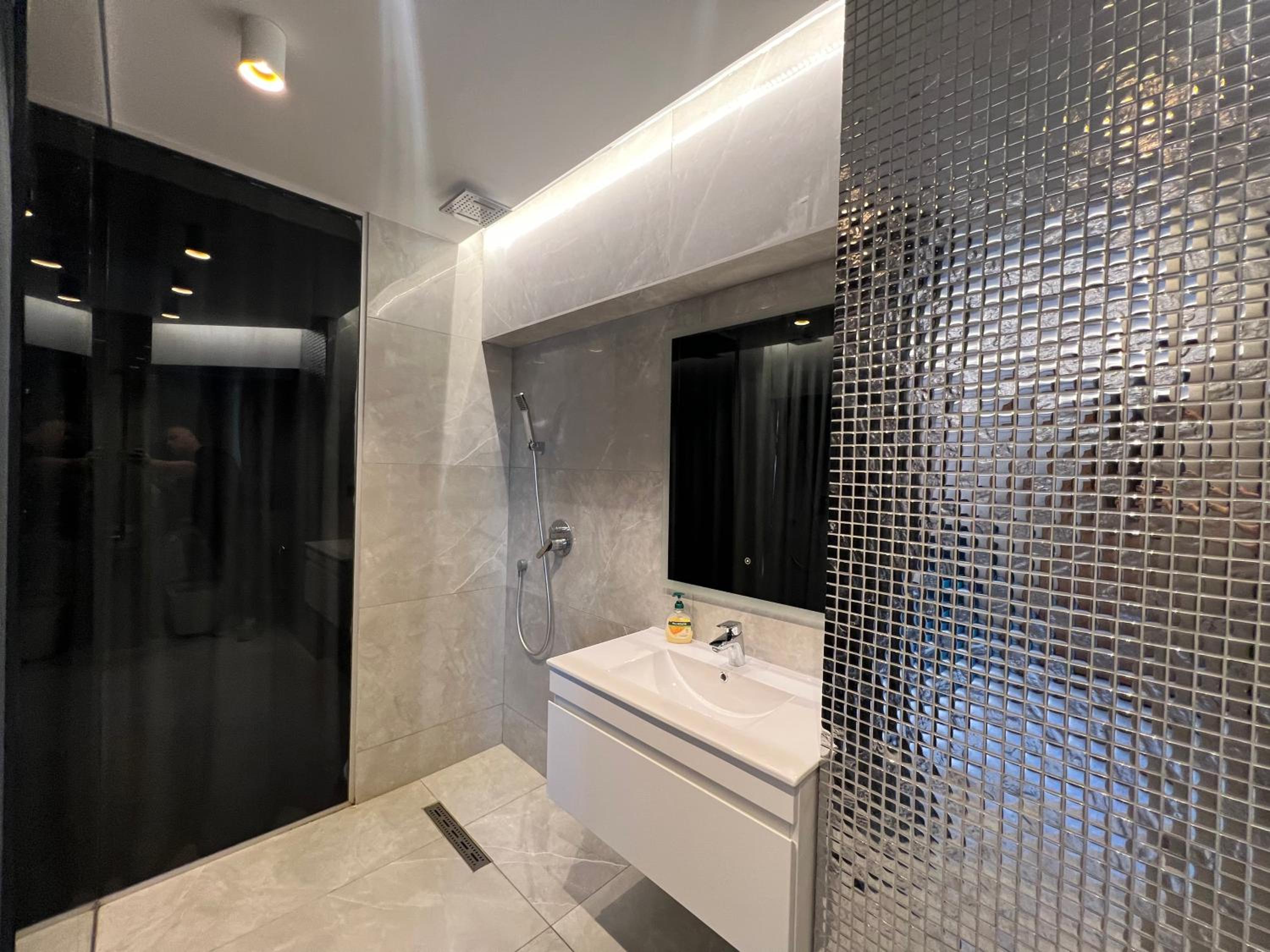 Two-Bedroom Apartment - Photo 3