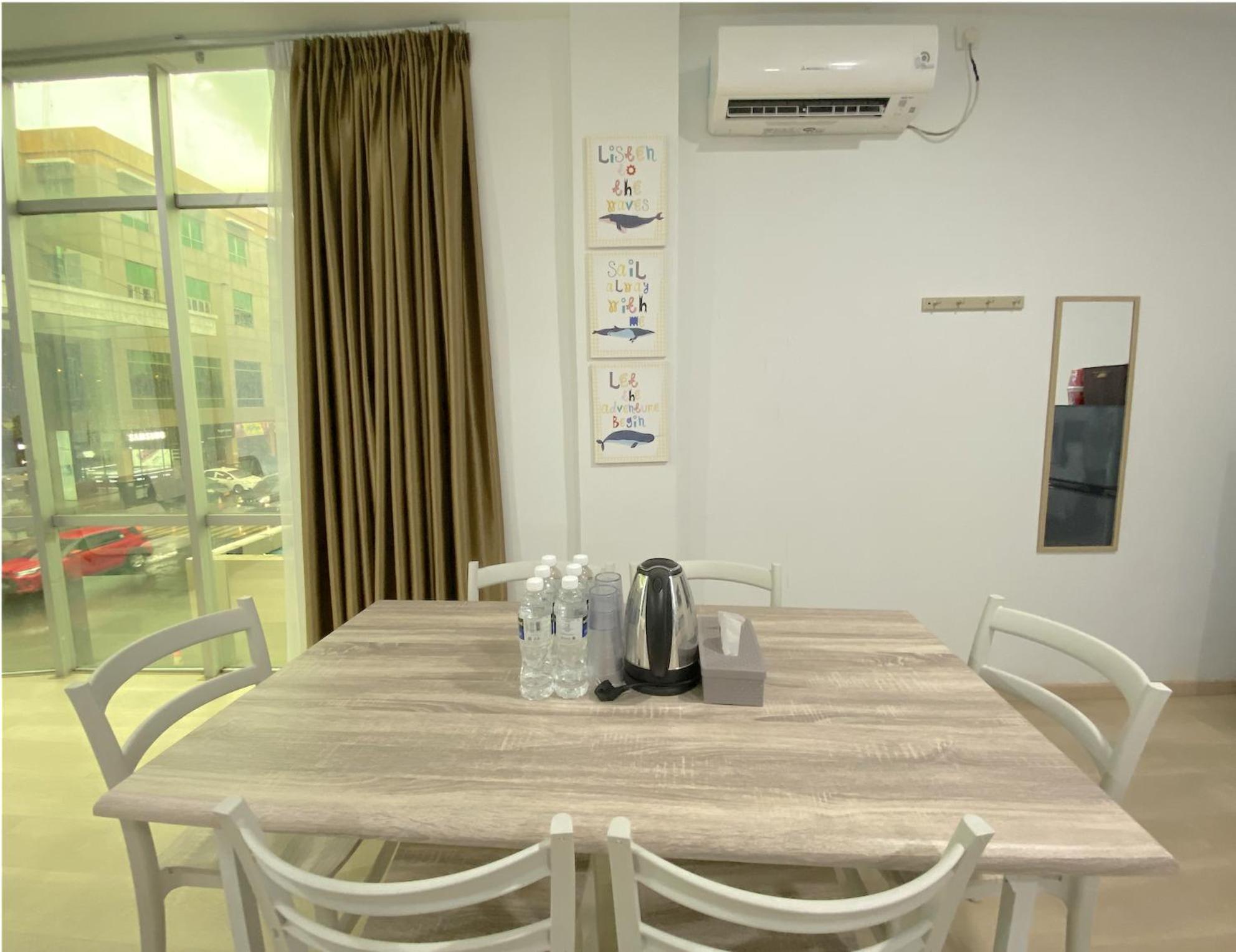 Family Room - Photo 10