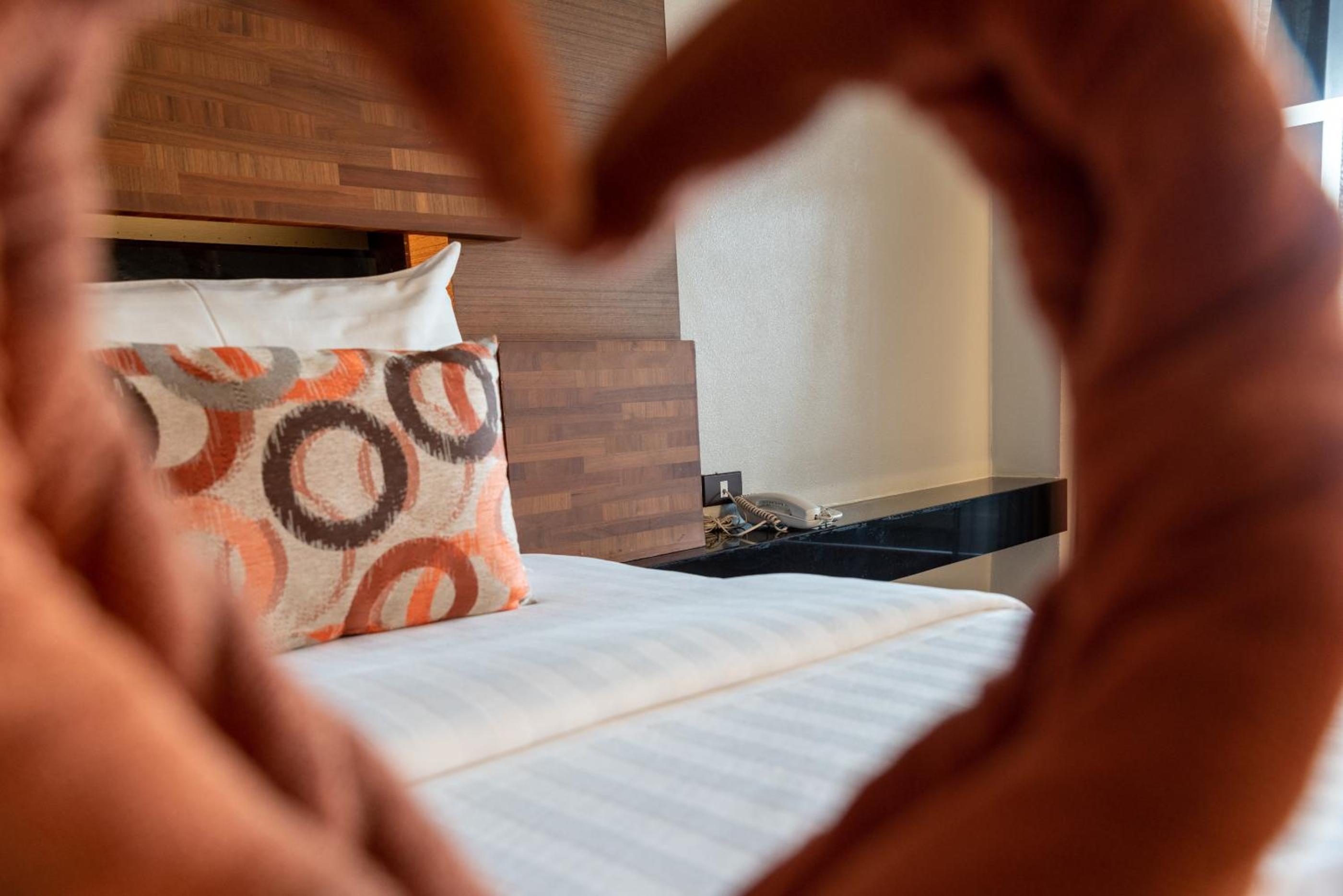Deluxe King or Twin Room with Pool Access - Photo 26