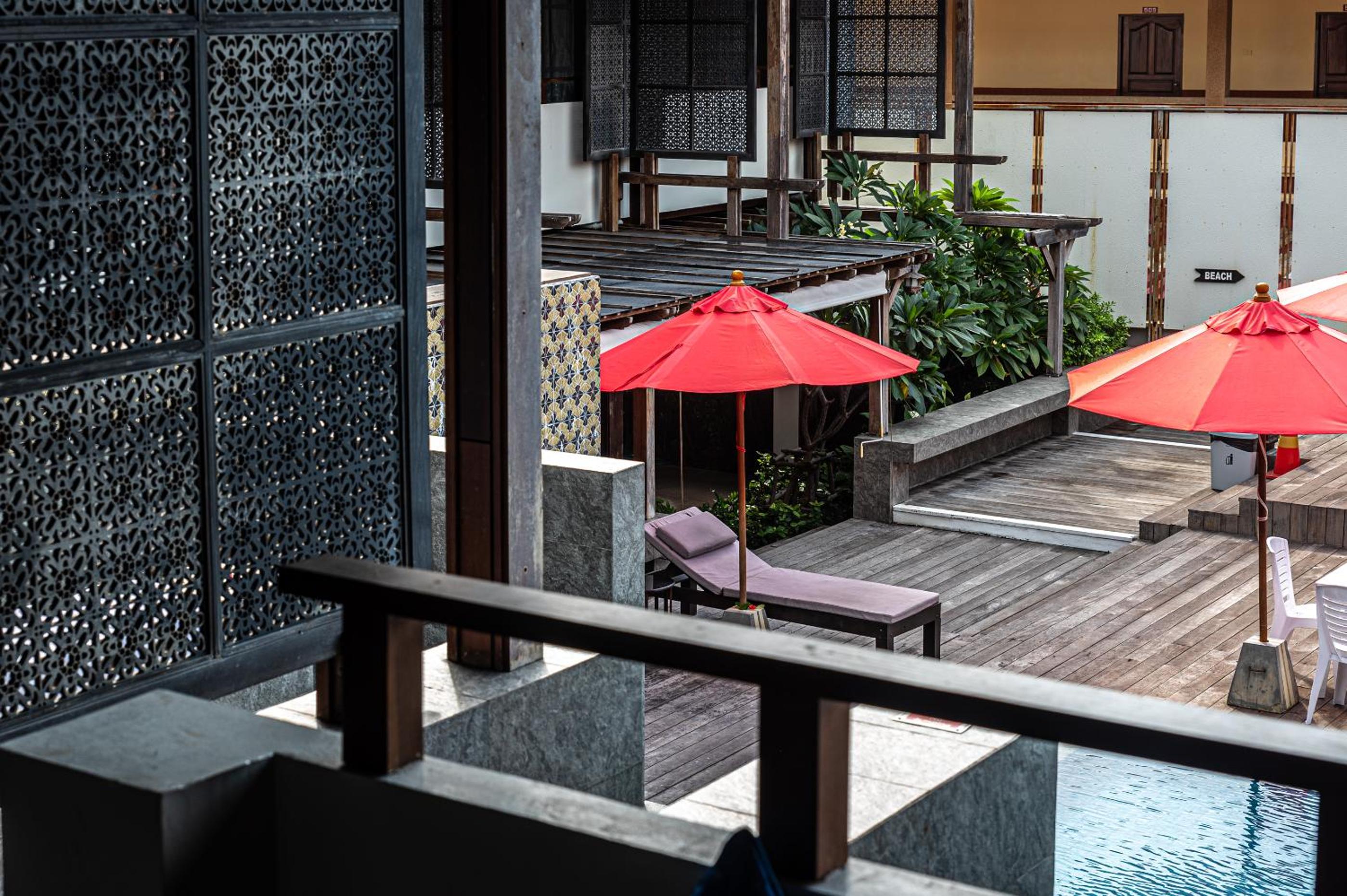 Deluxe King or Twin Room with Pool Access - Photo 6