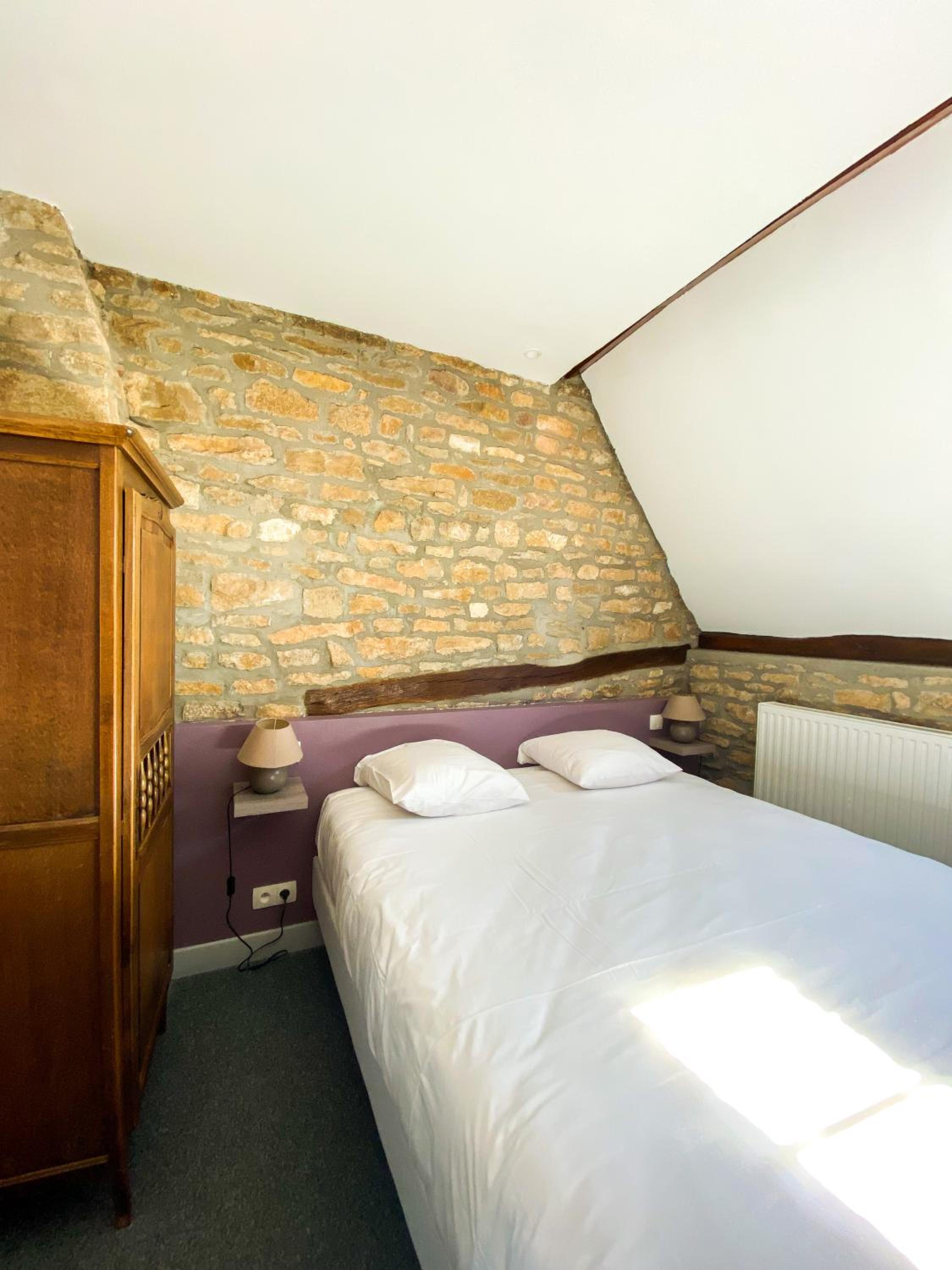 Double Room with Private Bathroom - Photo 1