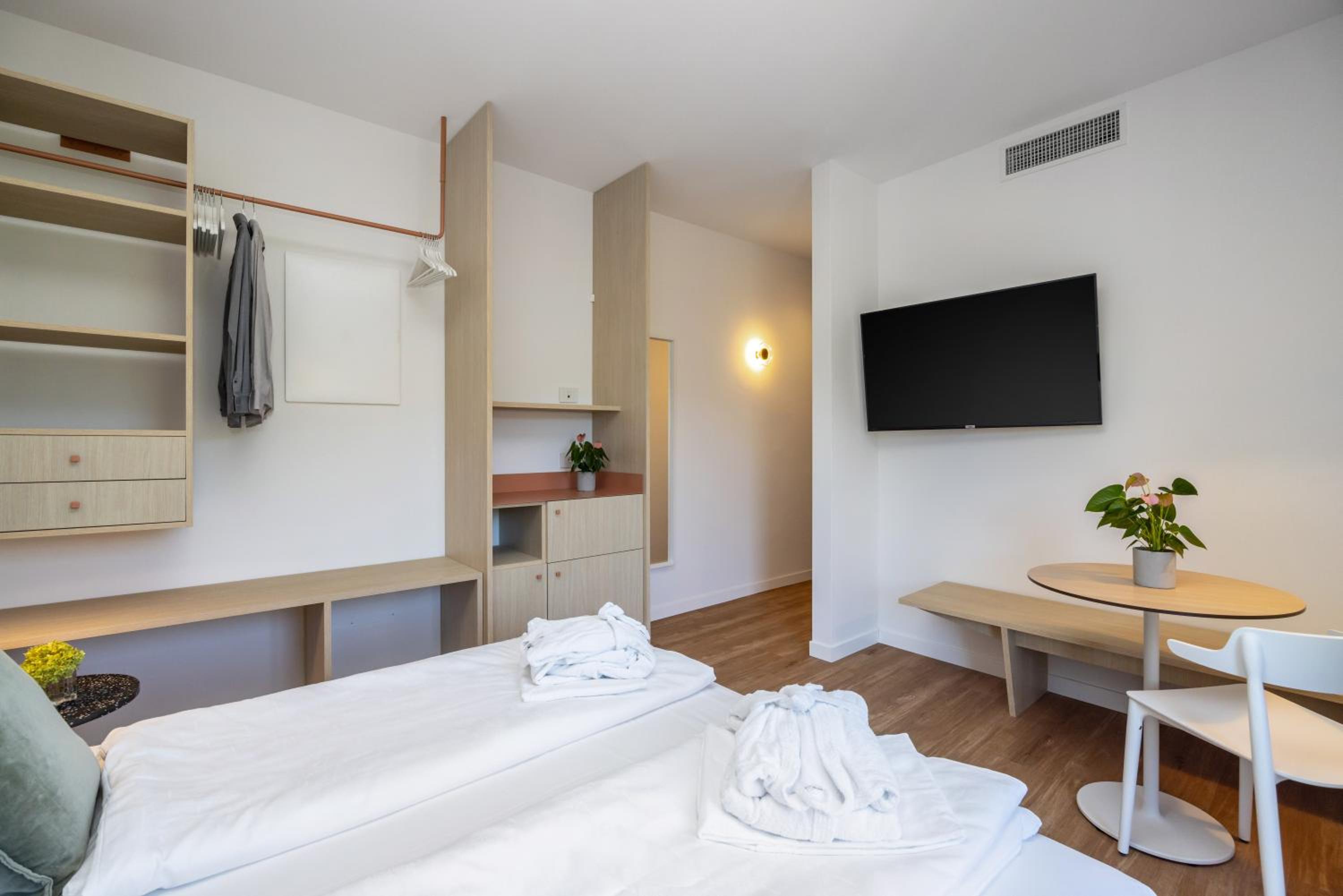 Deluxe Double Room - Photo 4