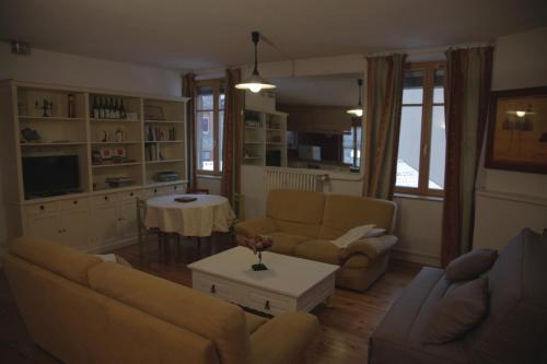 Apartment photo 2
