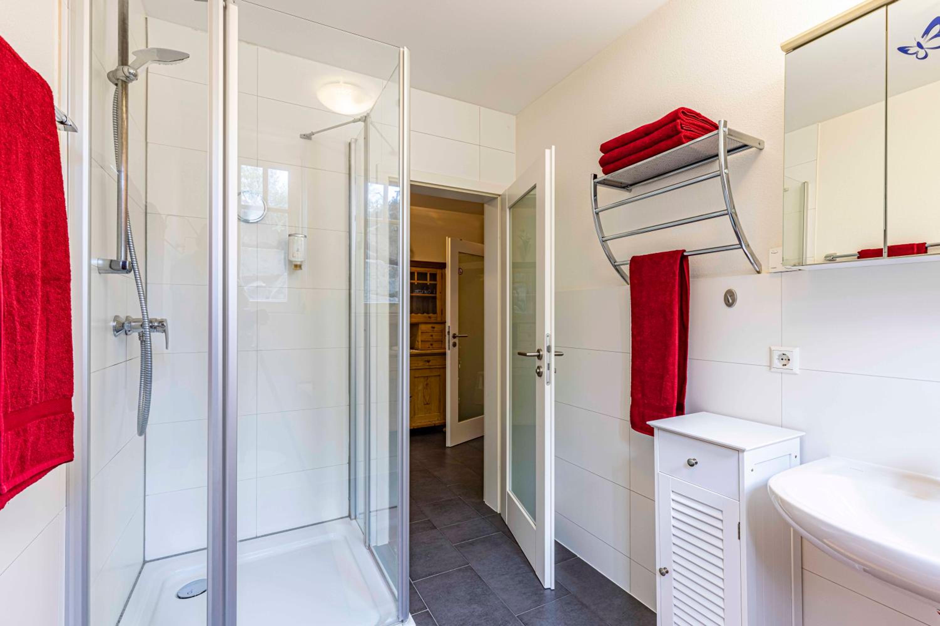 Two-Bedroom Apartment - Photo 3